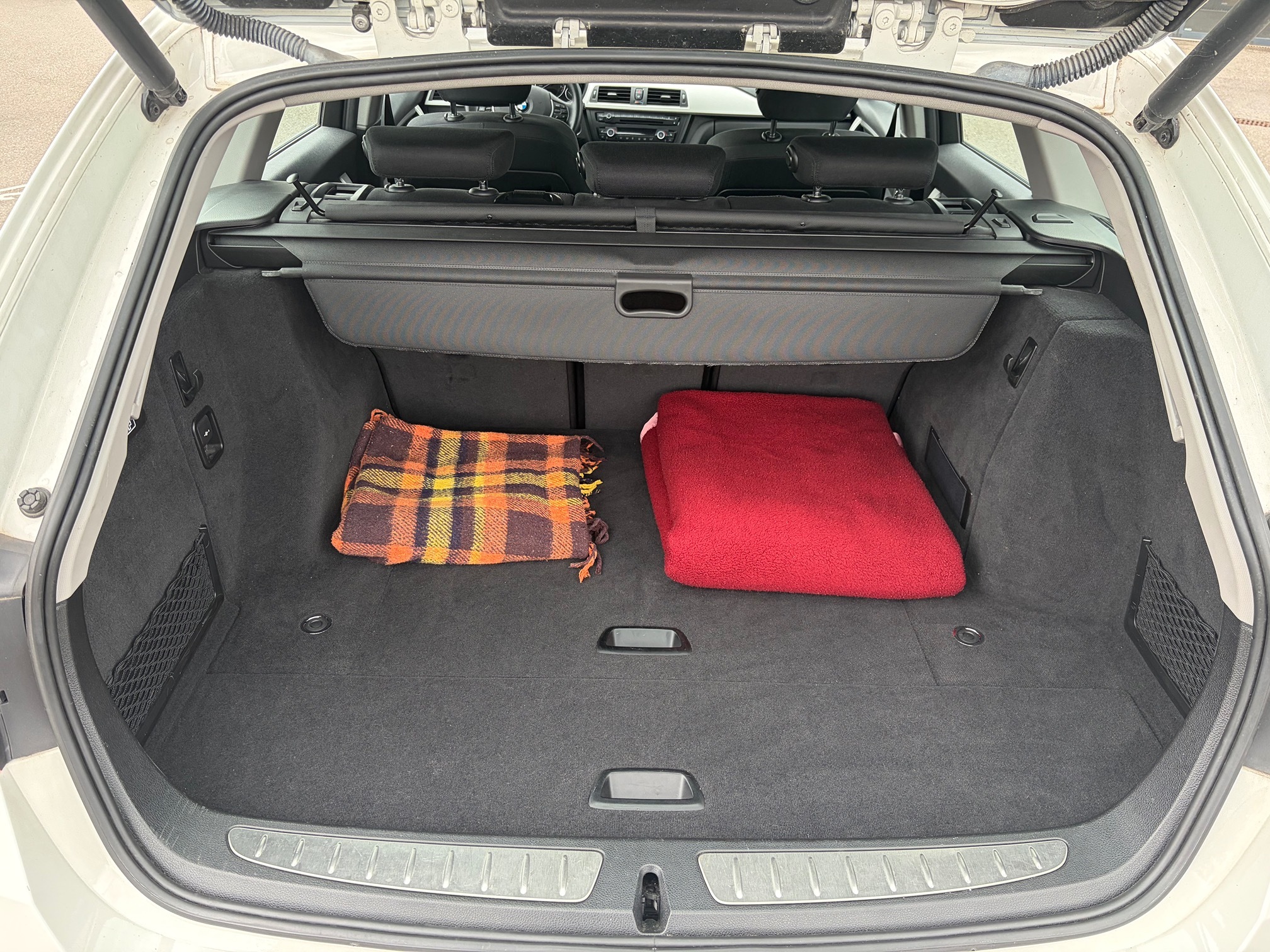 BMW 320i xDrive — zdjęcie 14