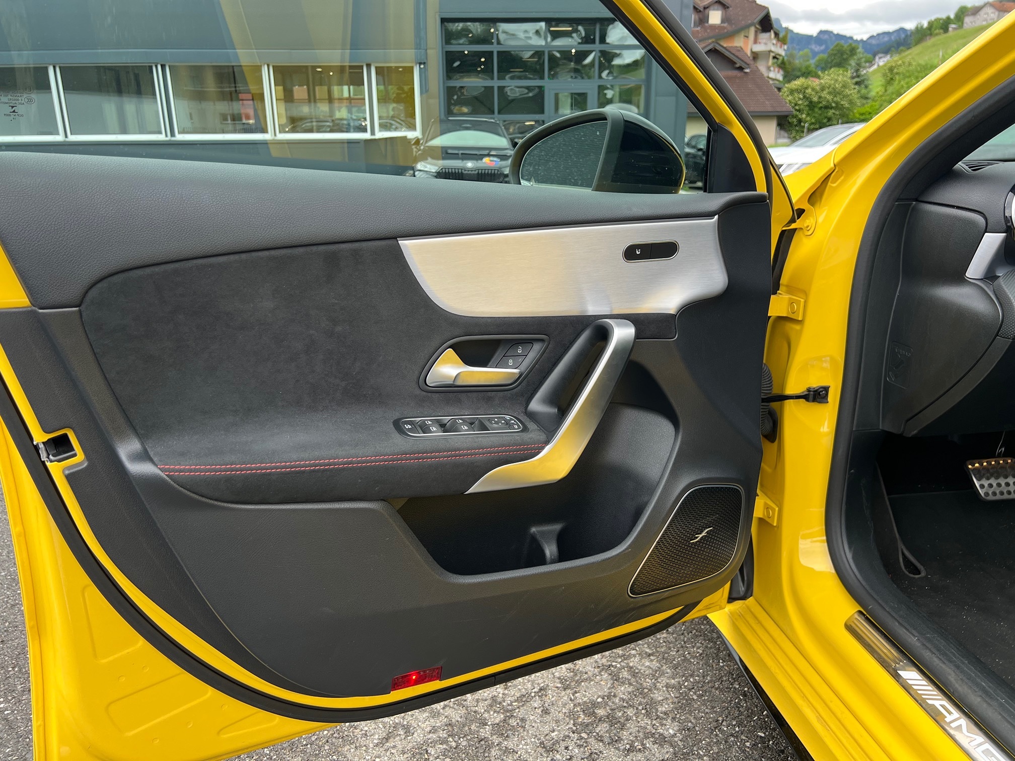 MERCEDES-BENZ AMG A 35 — zdjęcie 7
