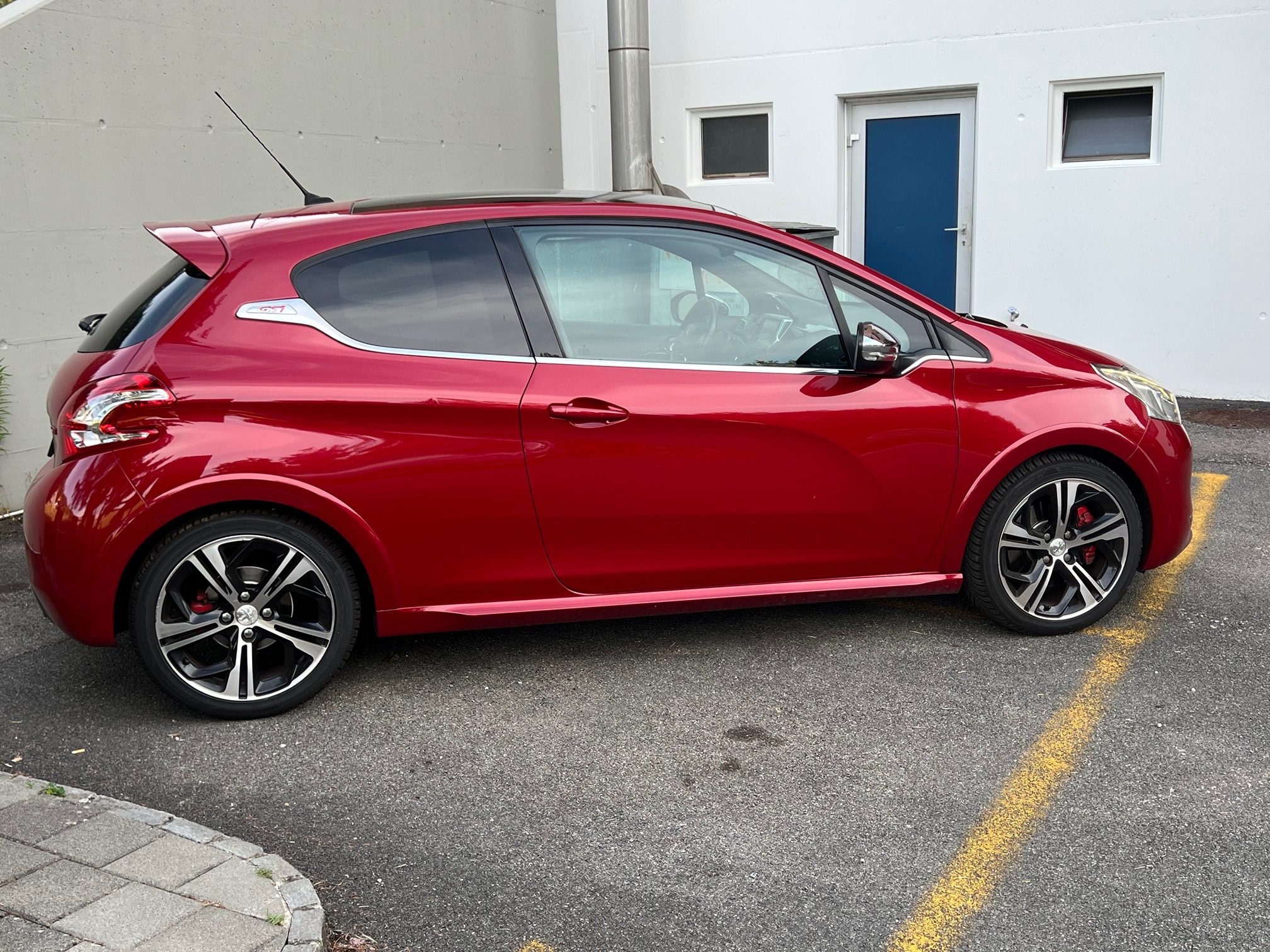PEUGEOT 208 1.6 GTI Turbo — zdjęcie 5