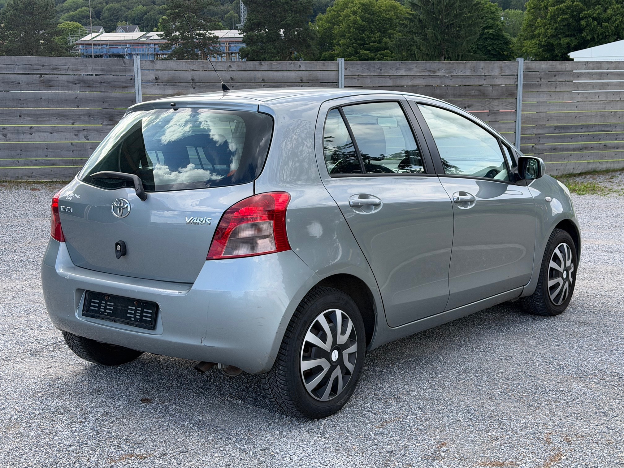 TOYOTA Yaris 1.3 mit MFK — zdjęcie 5