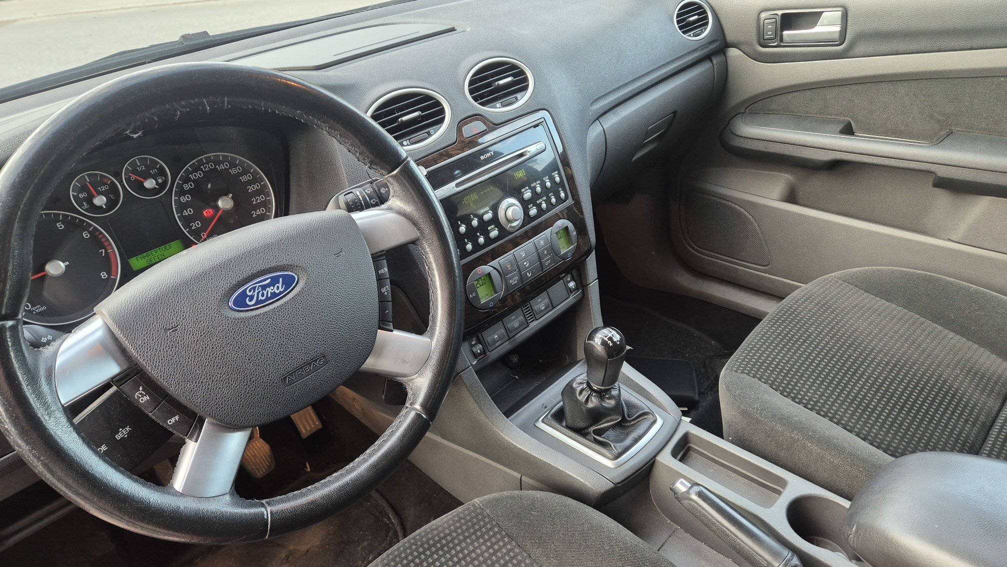 FORD FOCUS 2.0I 16V — zdjęcie 13