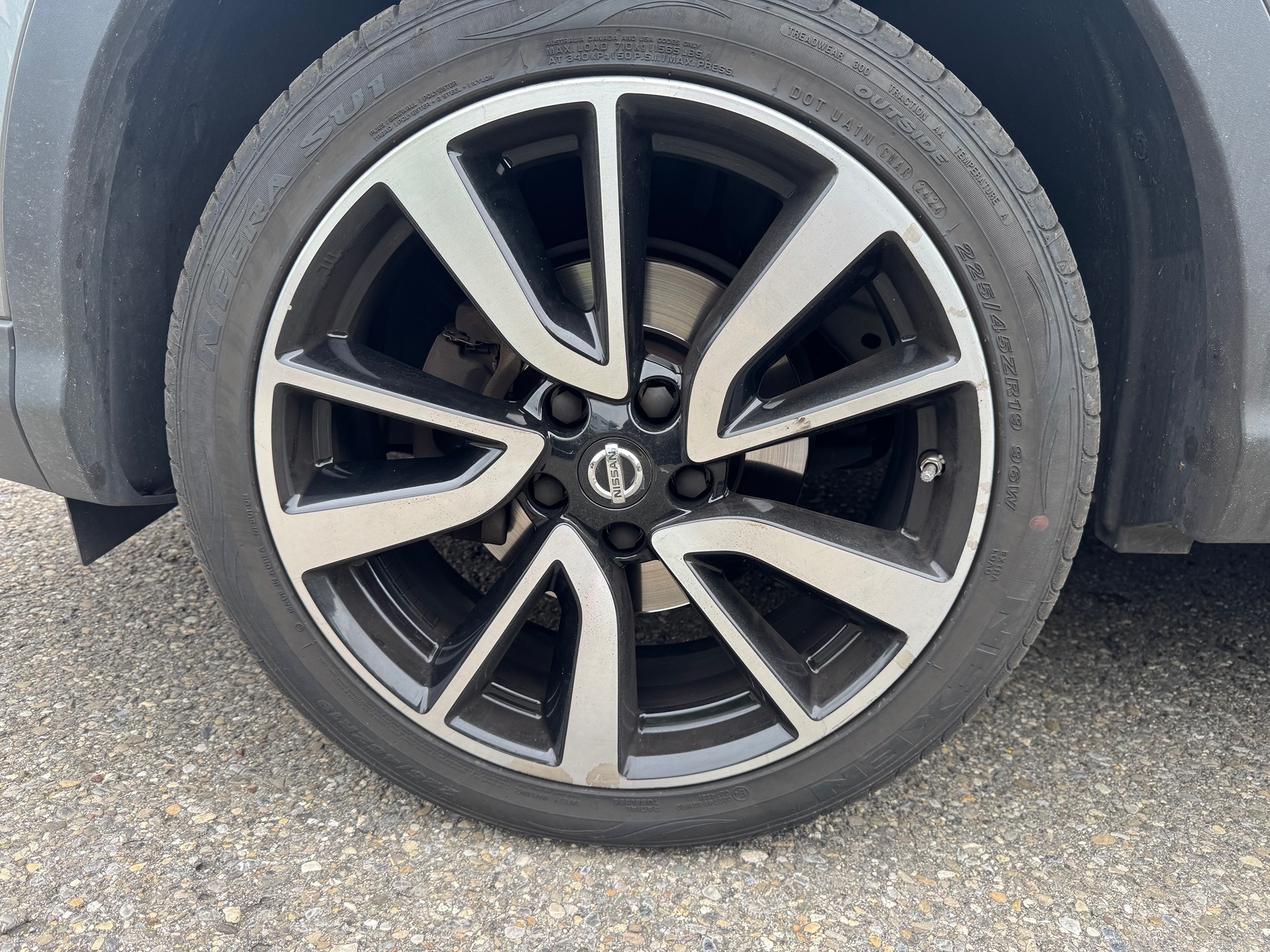NISSAN Qashqai — zdjęcie 12