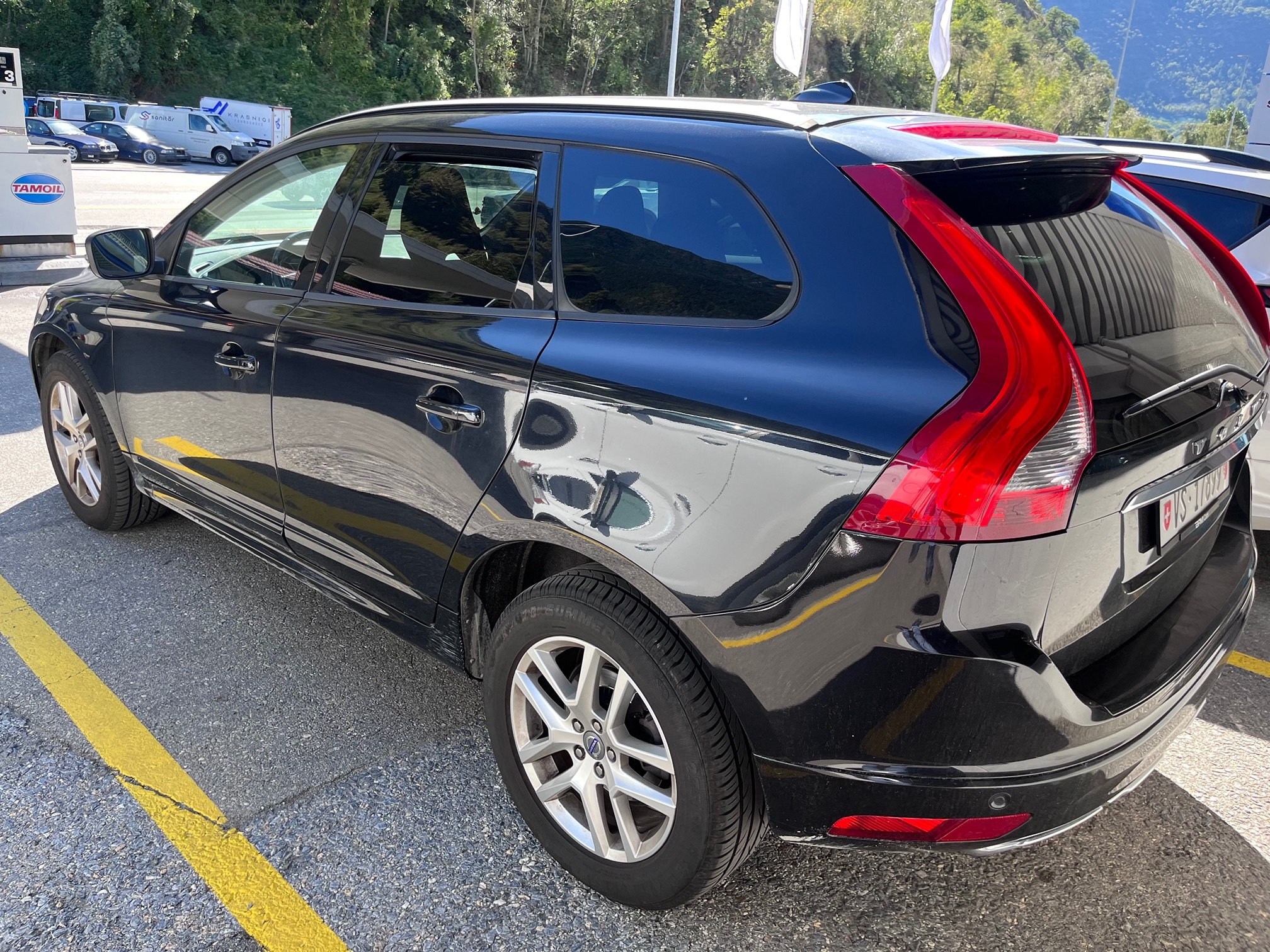 VOLVO XC60 D4 AWD — zdjęcie 7