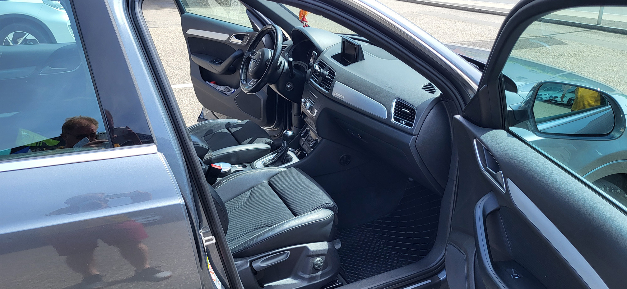 AUDI Q3 2.0TDI quattro — zdjęcie 15