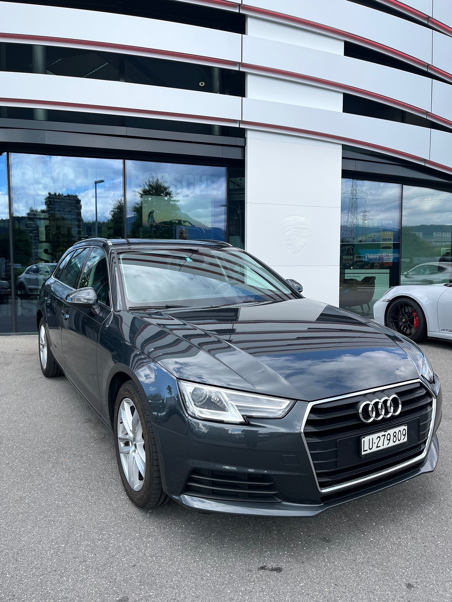 AUDI A4 Av. 2.0TDI — zdjęcie 2