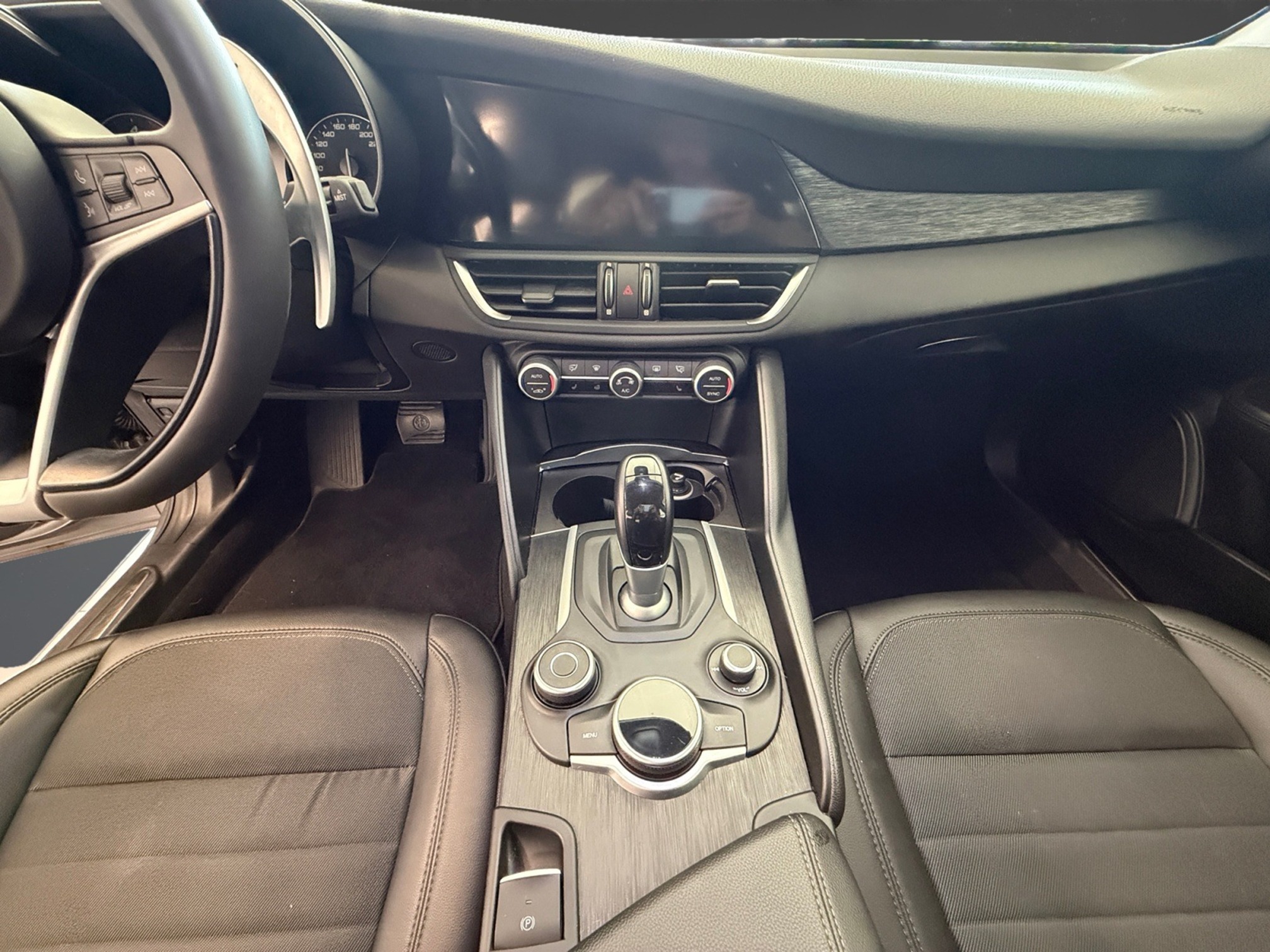 ALFA ROMEO Giulia 2.2JTDQ4 — zdjęcie 10