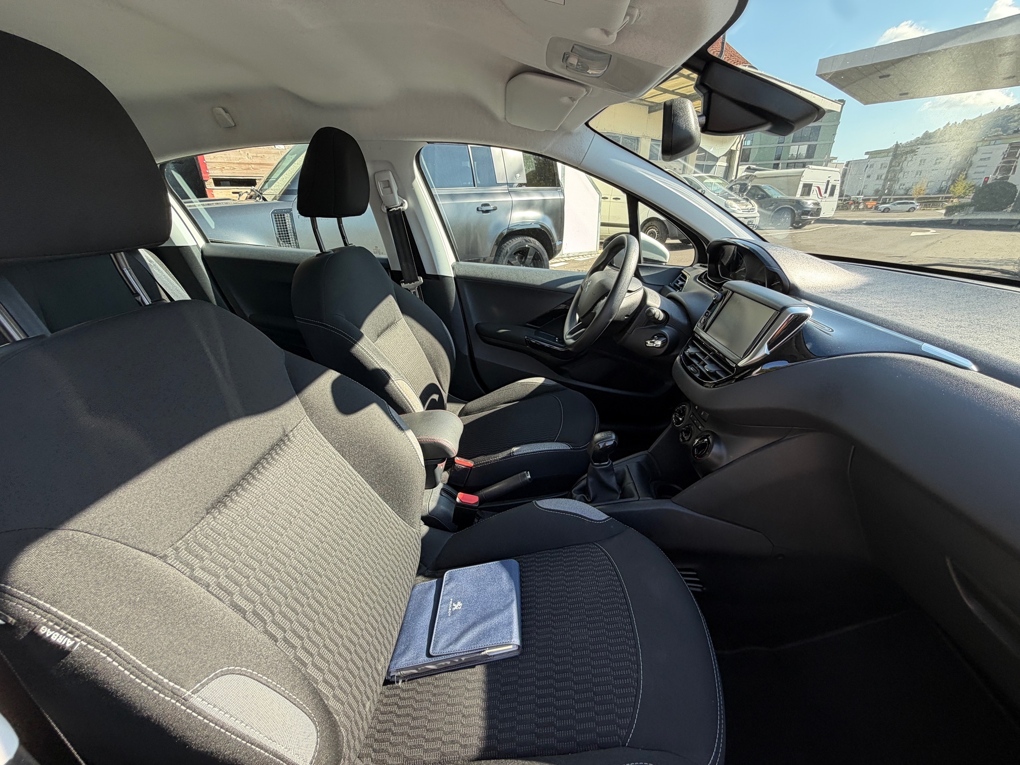 PEUGEOT 208 1.2 VTi — zdjęcie 10