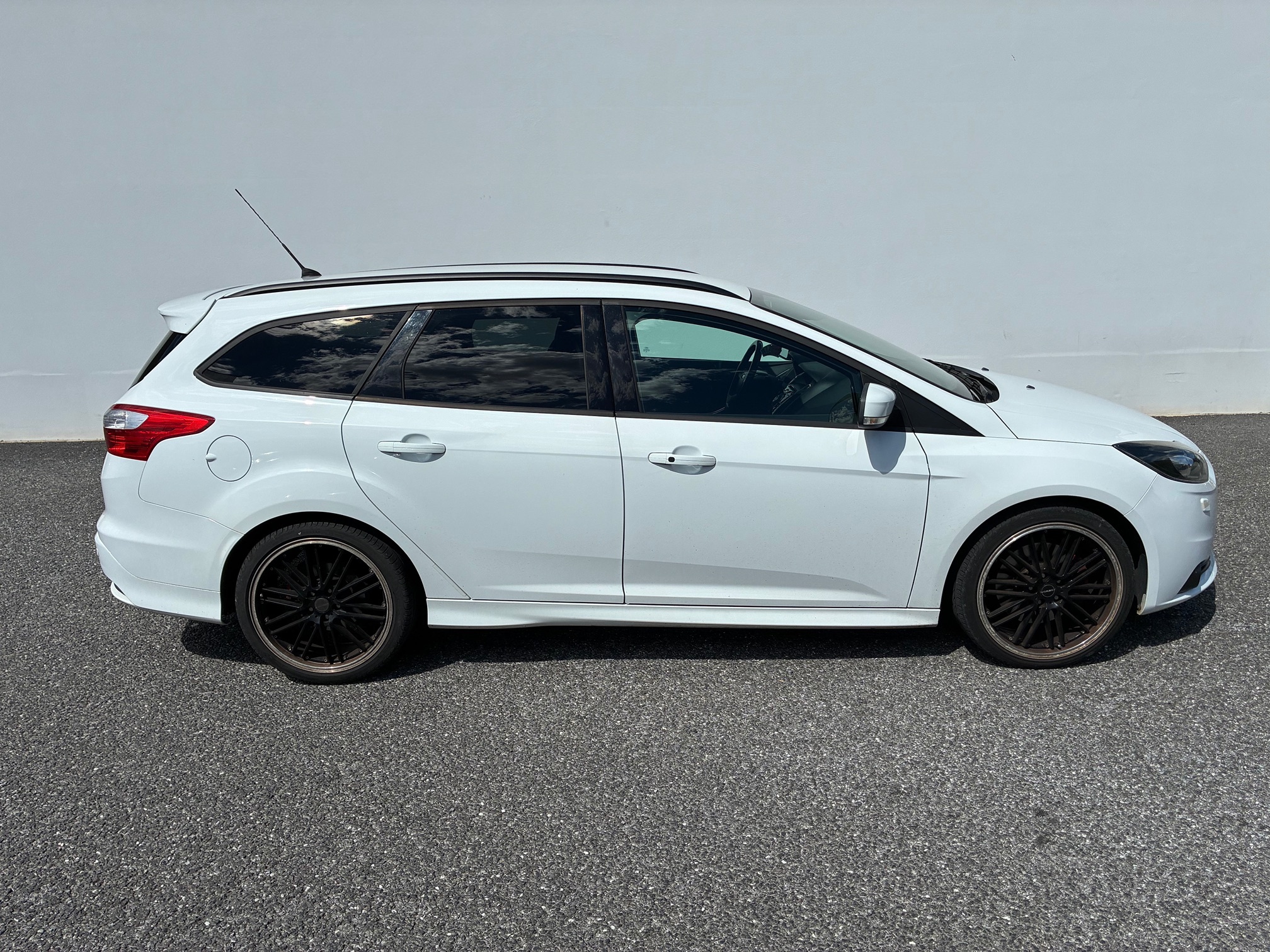 FORD Focus 2.0 ST — zdjęcie 8