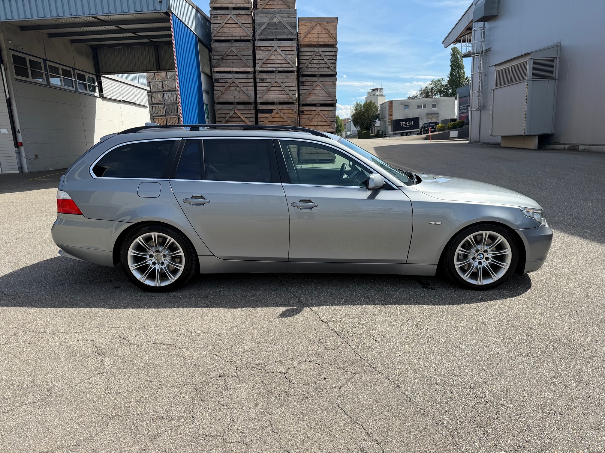 BMW 545i Touring — zdjęcie 6