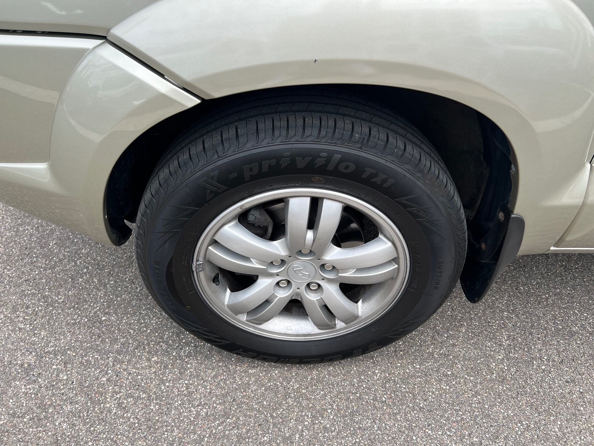 HYUNDAI Tucson 2.0 CRDI-I — zdjęcie 14