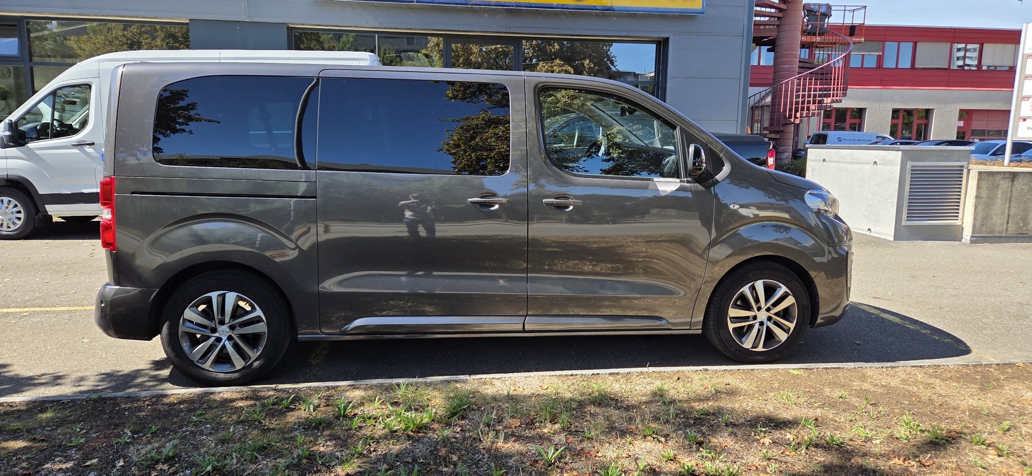 PEUGEOT Traveller BlueHDi — zdjęcie 8