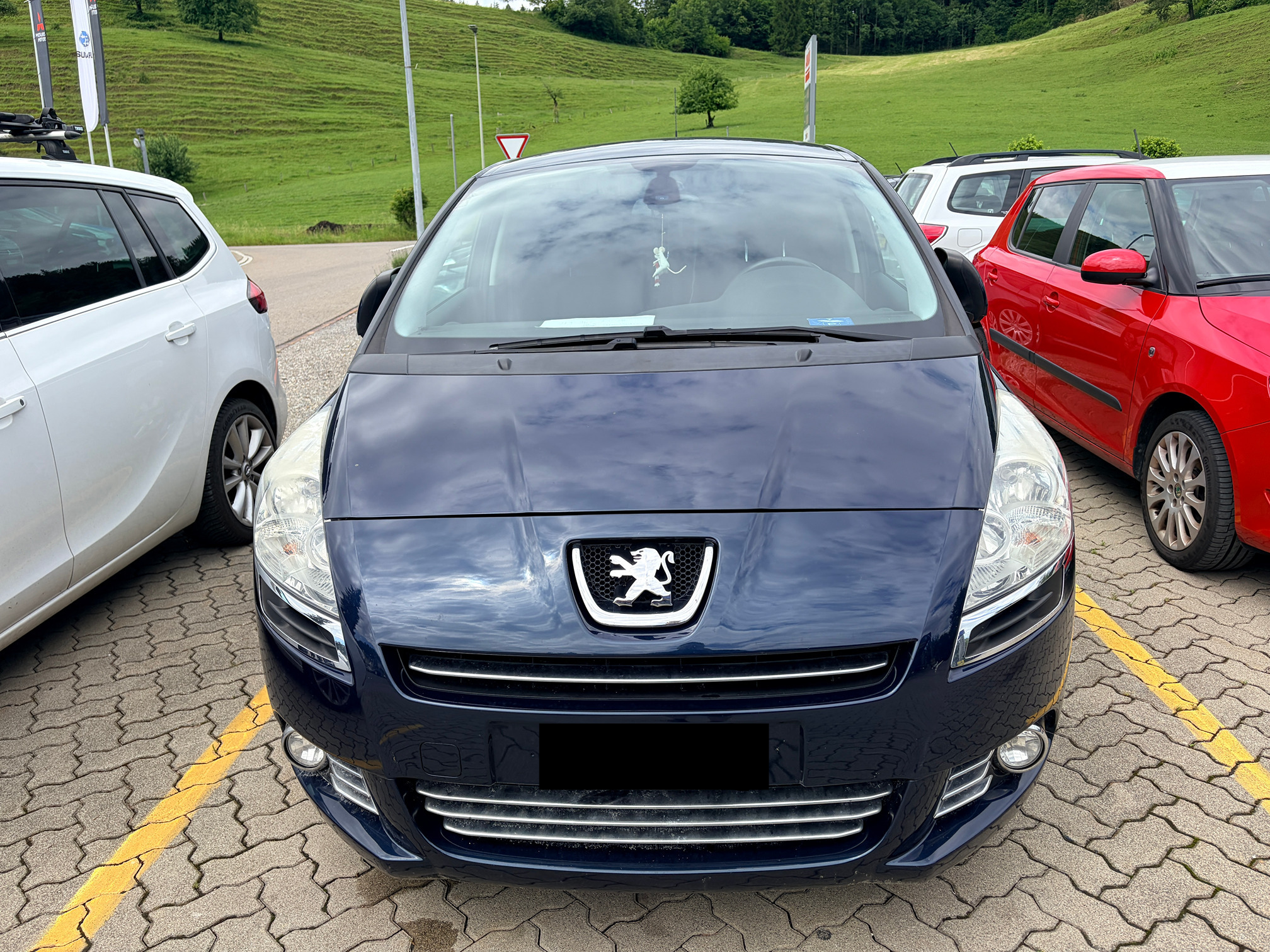 PEUGEOT 5008 1.6i Turbo — zdjęcie 1