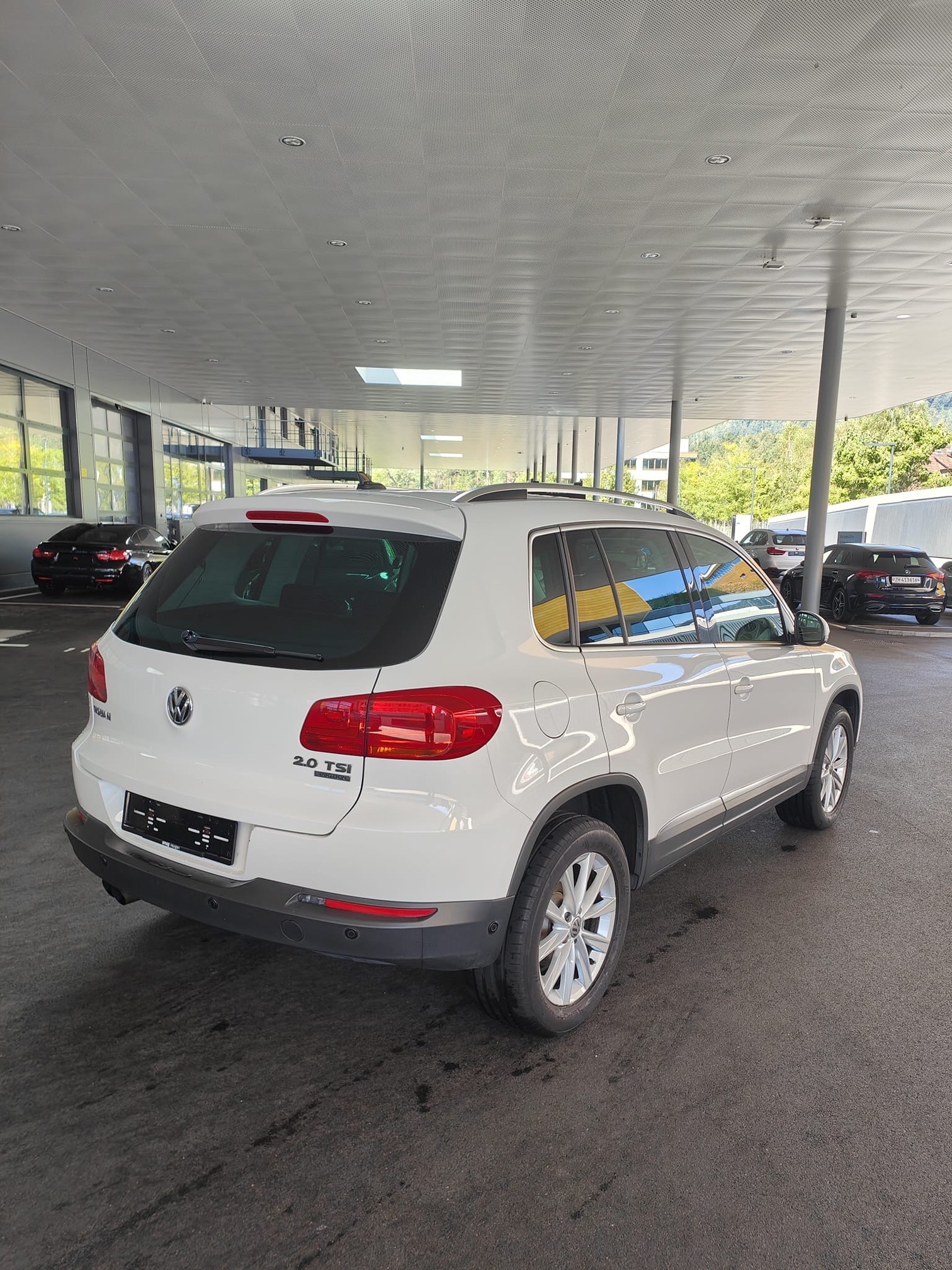 VW Tiguan 2.0 — zdjęcie 11