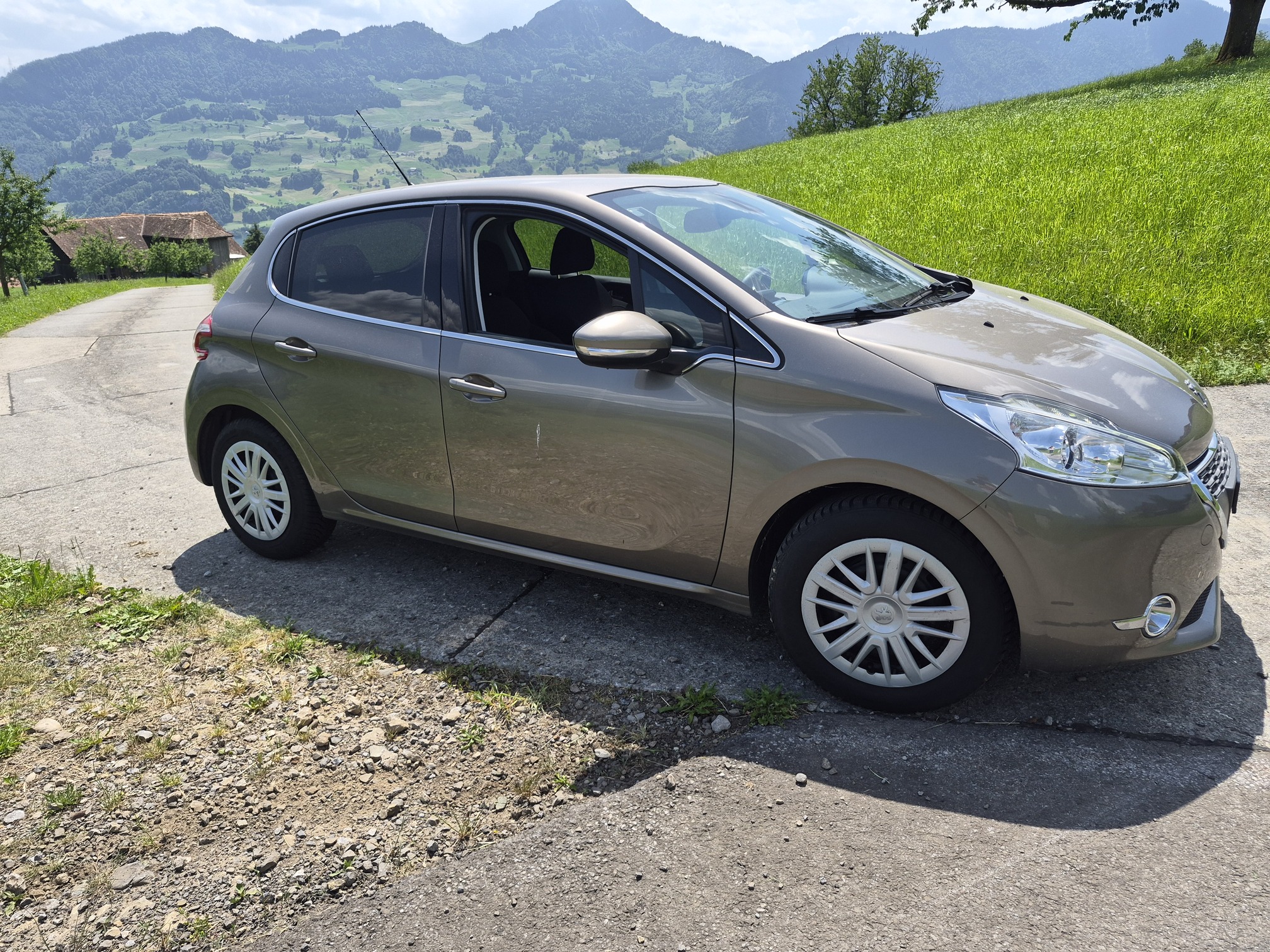 PEUGEOT 208 1.6 VTi — zdjęcie 6