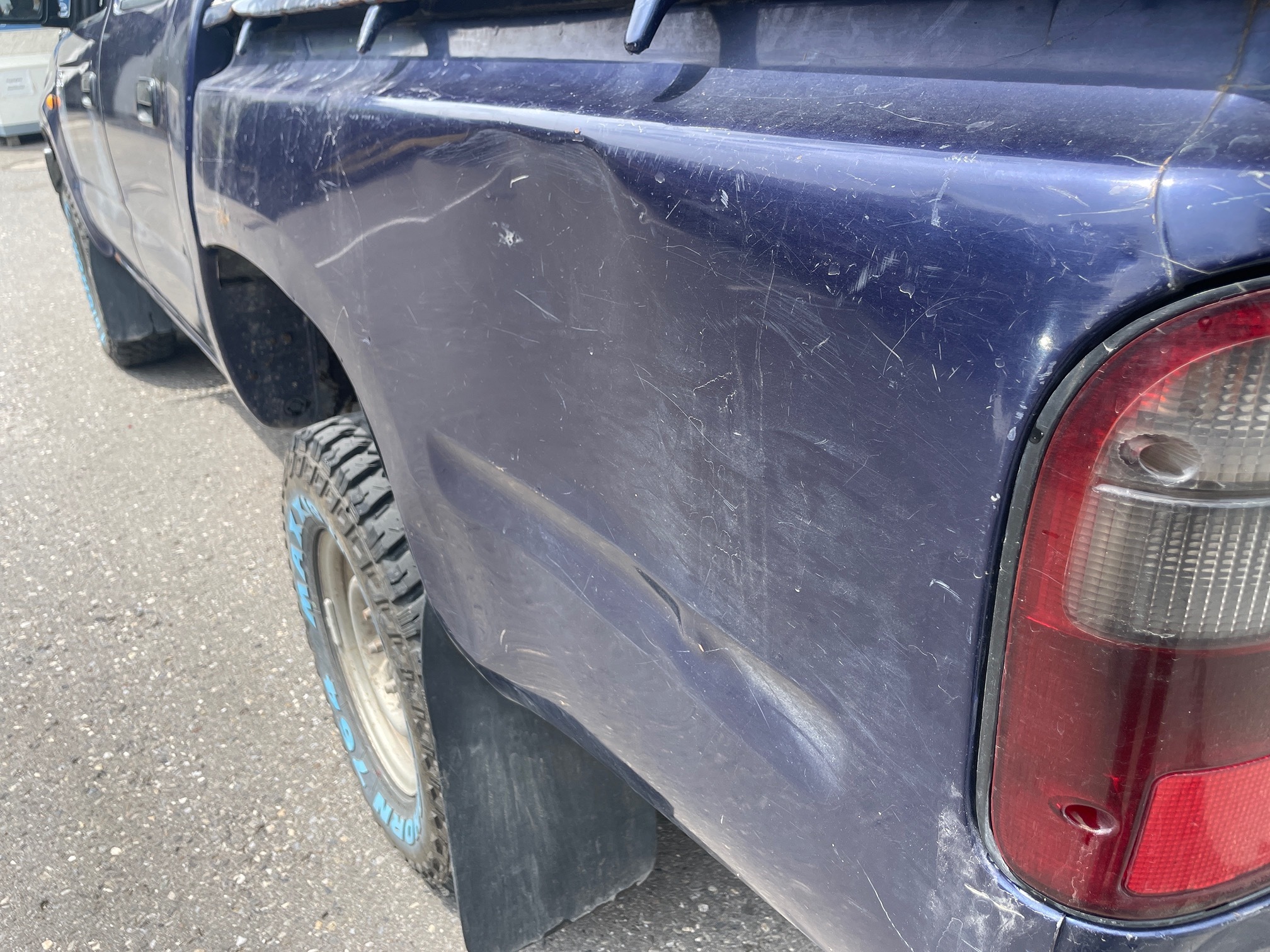 TOYOTA Hilux 4WD D-4D — zdjęcie 9