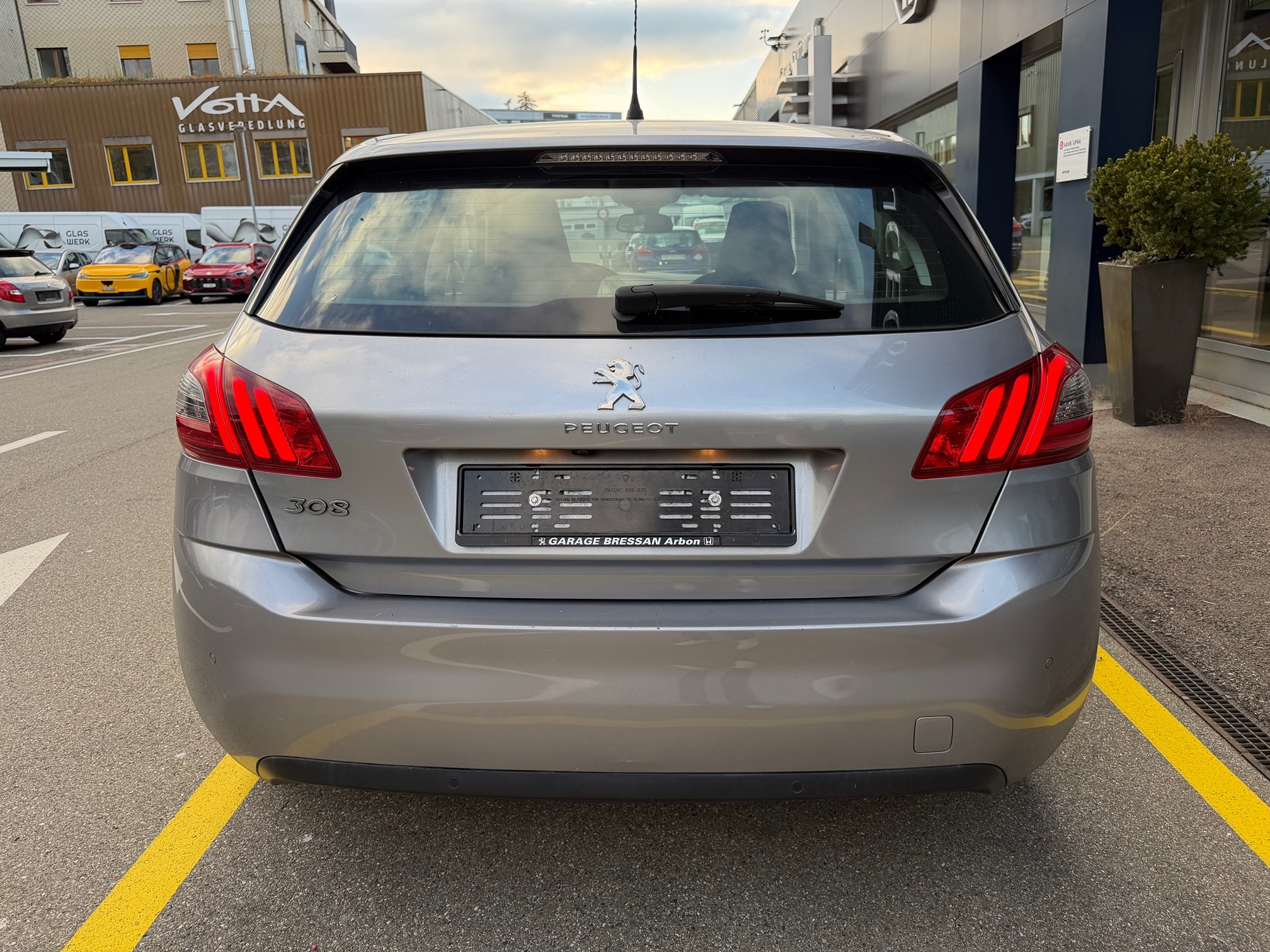 PEUGEOT 308 1.2i STT — zdjęcie 6