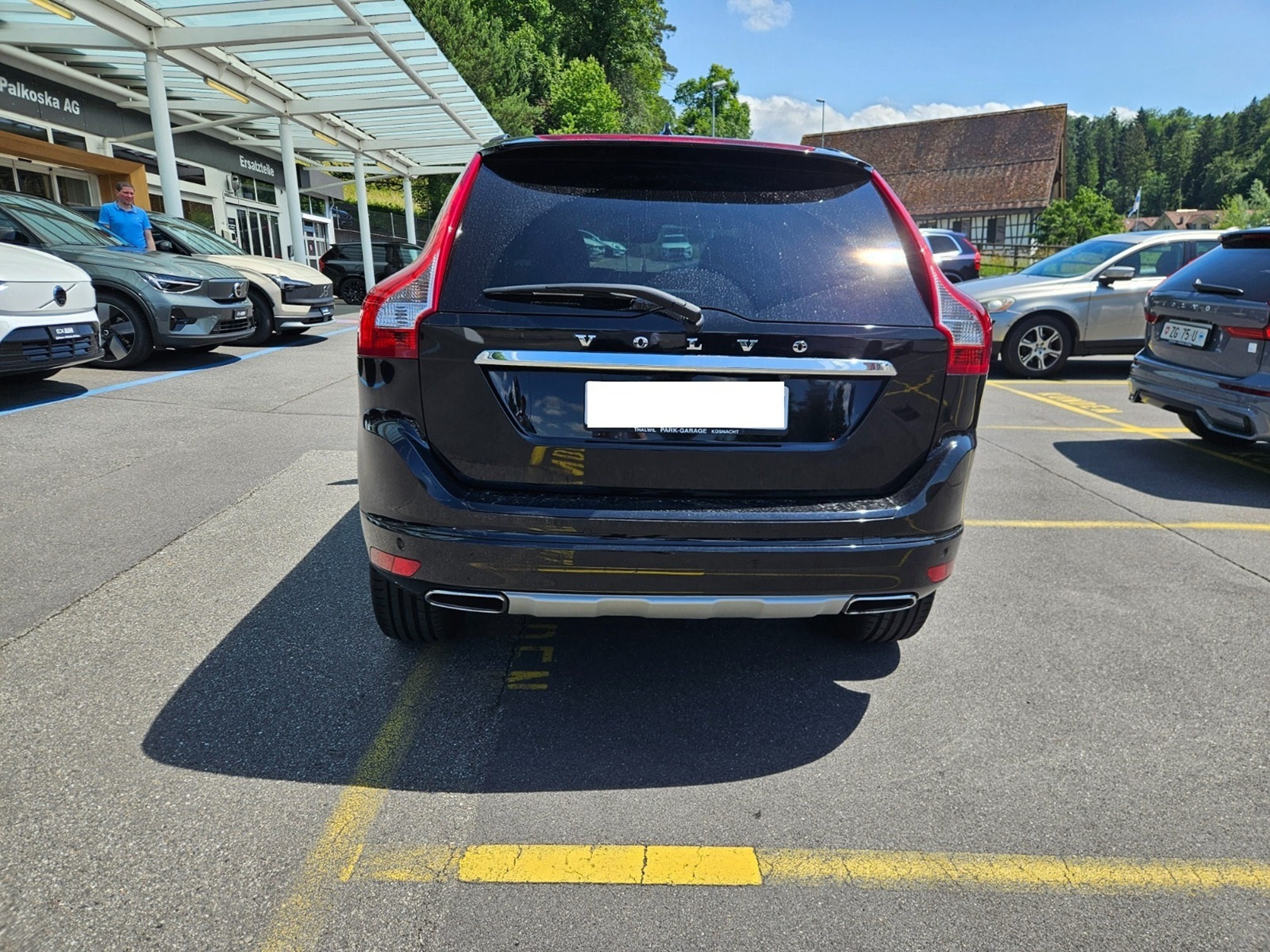 VOLVO XC60 D4 AWD — zdjęcie 4