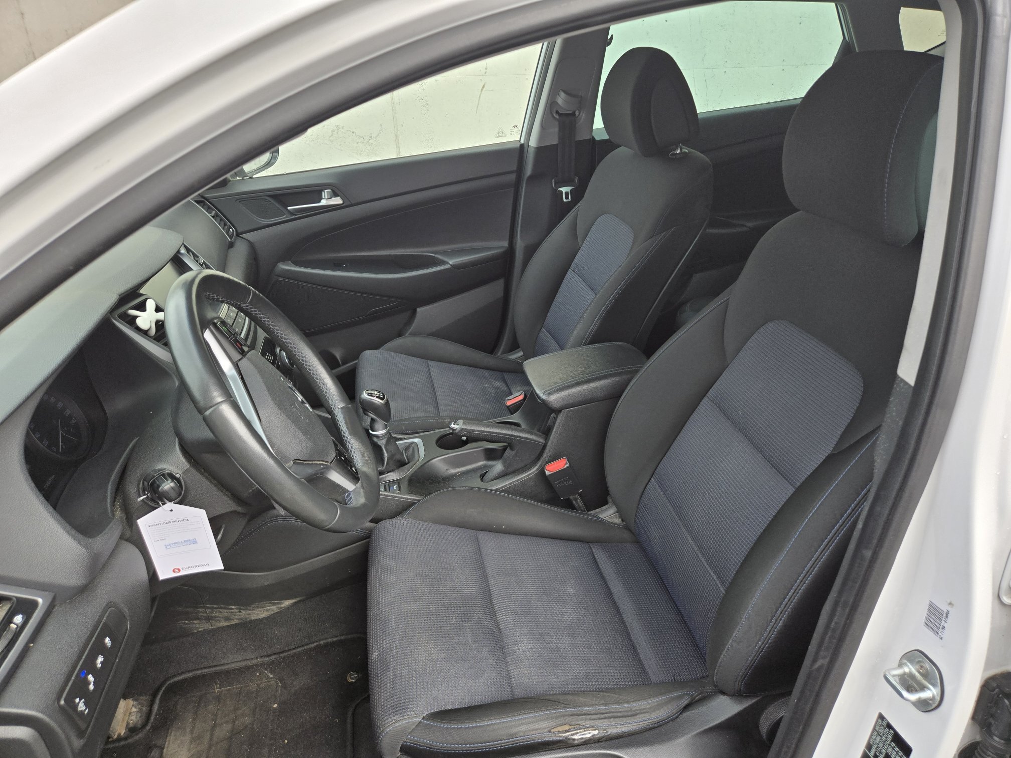 HYUNDAI Tucson 2.0 CRDI — zdjęcie 9