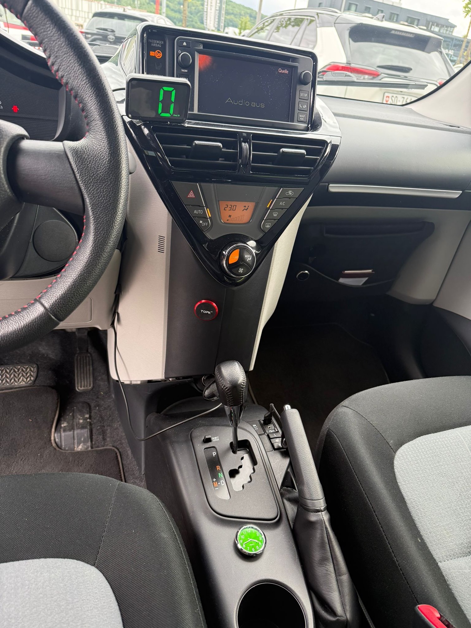 TOYOTA IQ 1.33 — zdjęcie 12