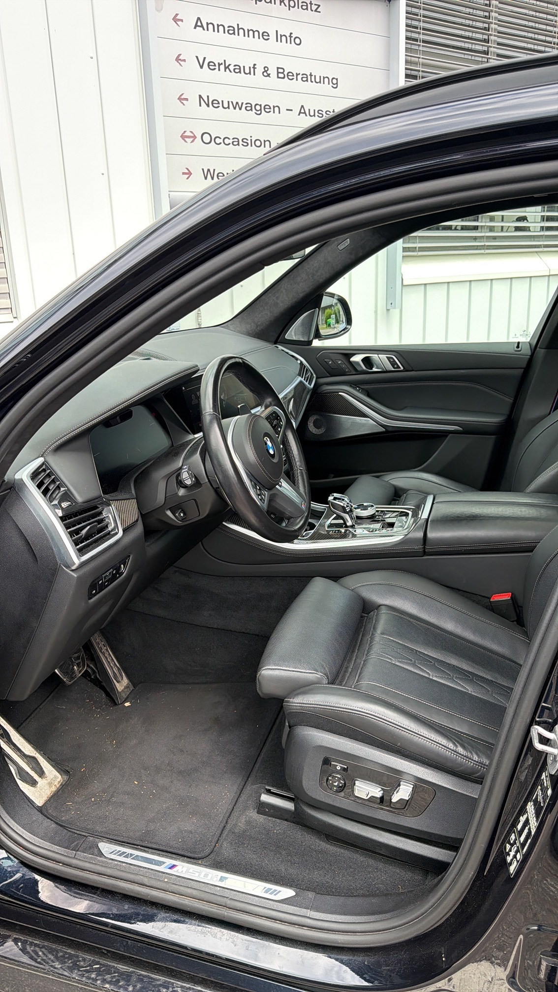 BMW X5 M50i — zdjęcie 3