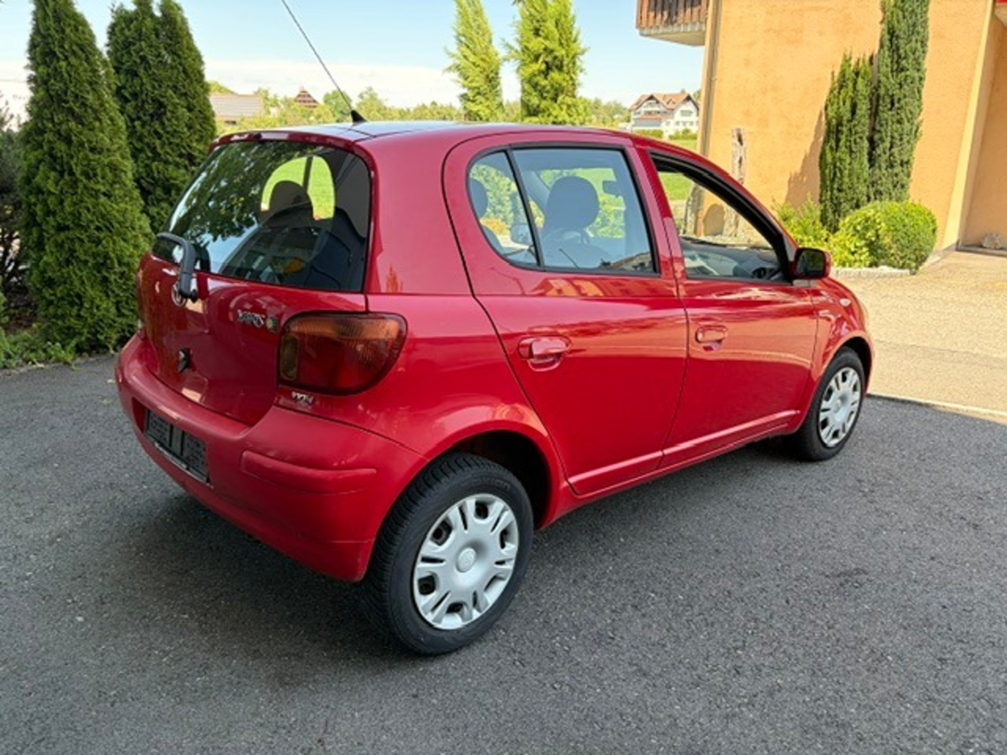 TOYOTA Yaris 1.3 — zdjęcie 3