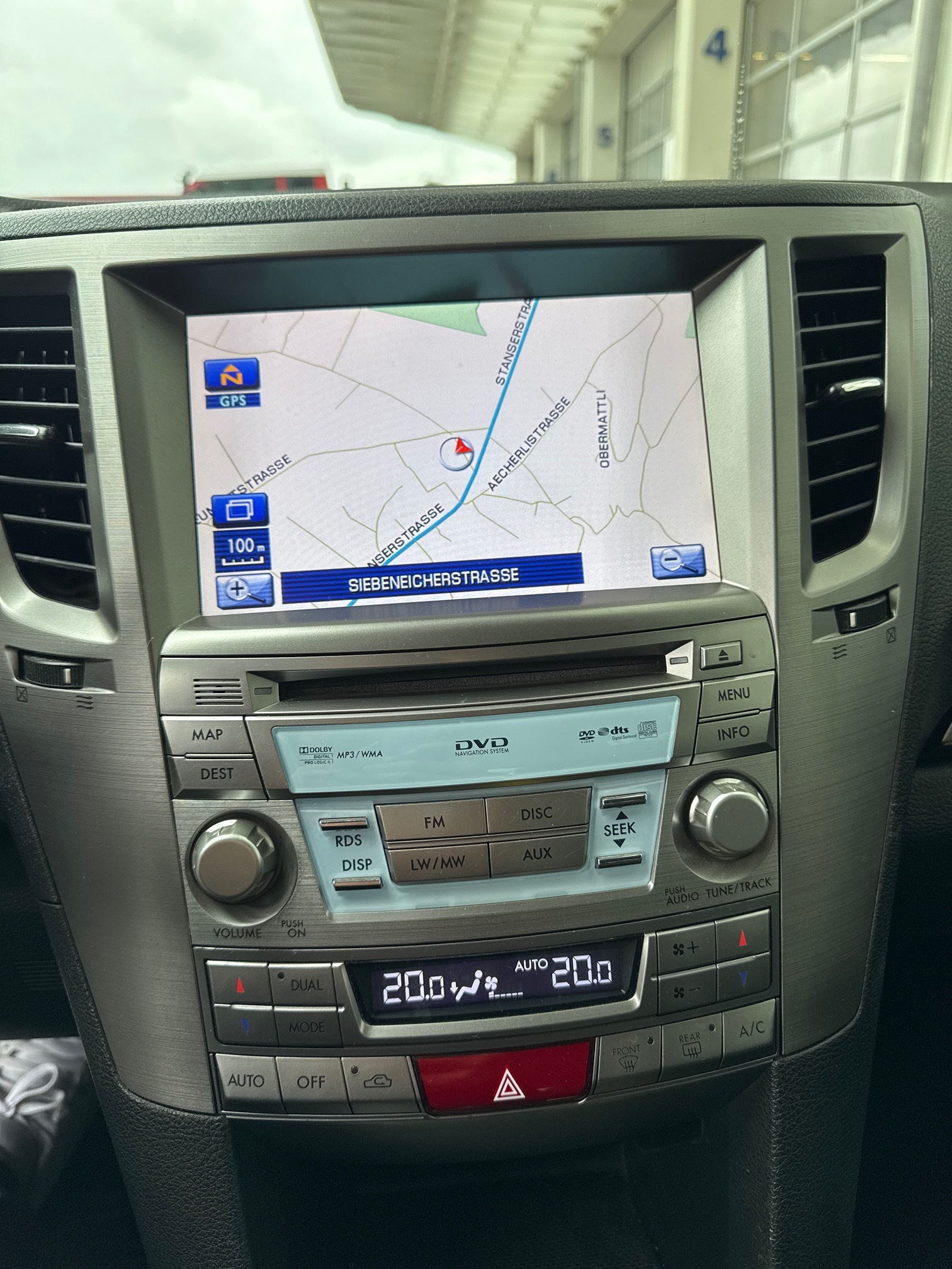 SUBARU Outback 3.6R AWD — zdjęcie 12