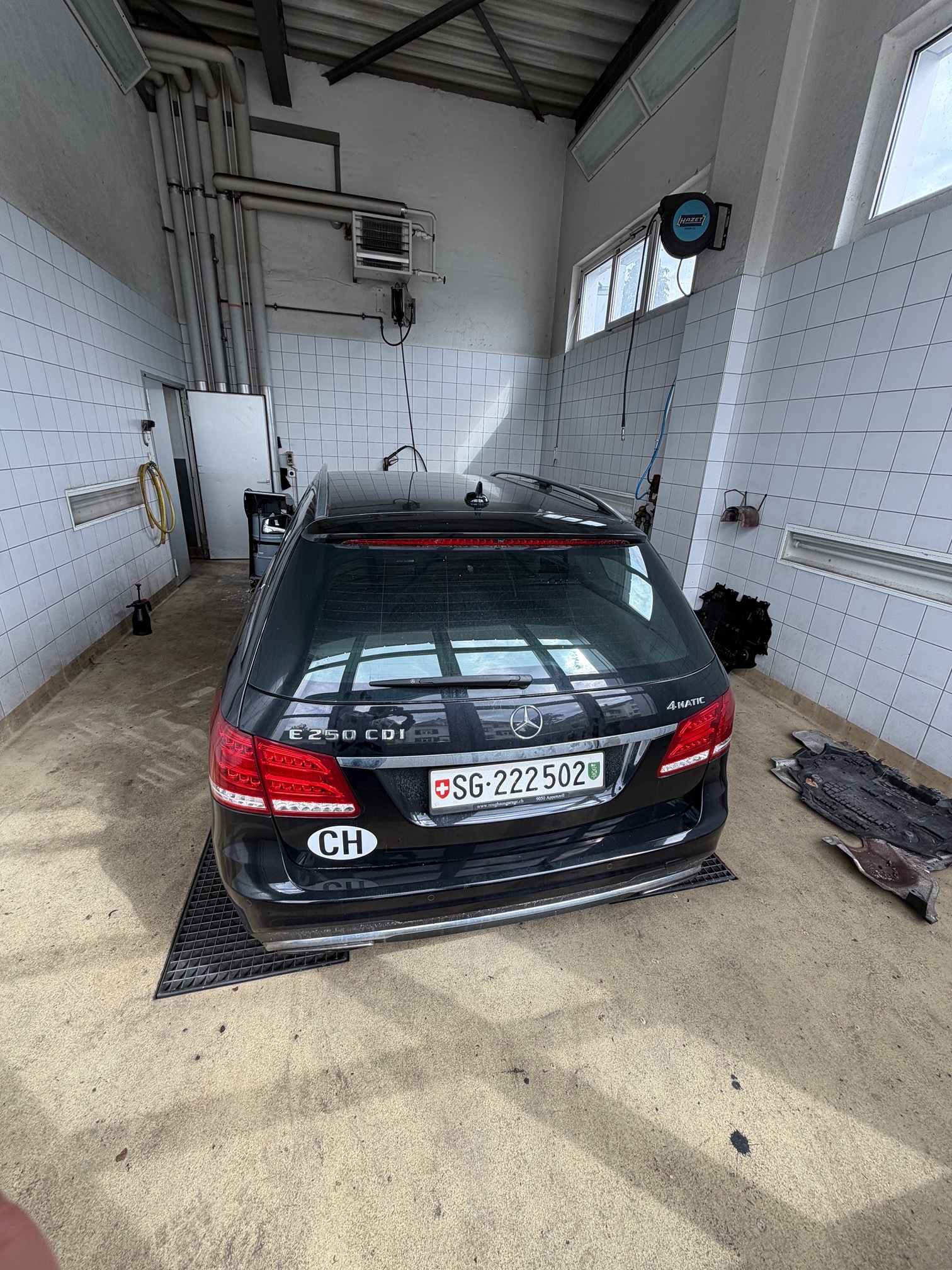 MERCEDES-BENZ E250CDI T 4m — zdjęcie 4