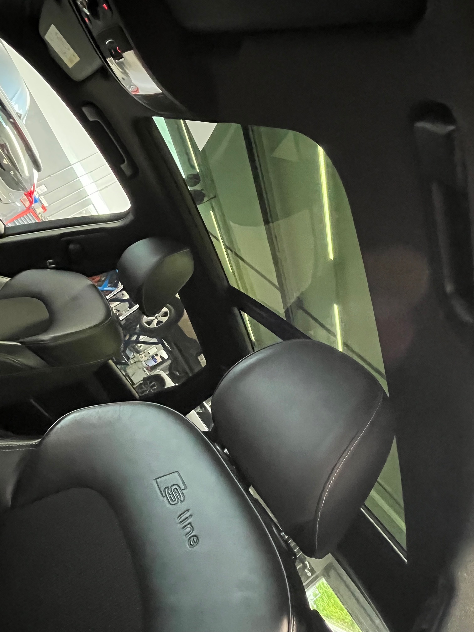 AUDI Q5 2.0TDI — zdjęcie 12