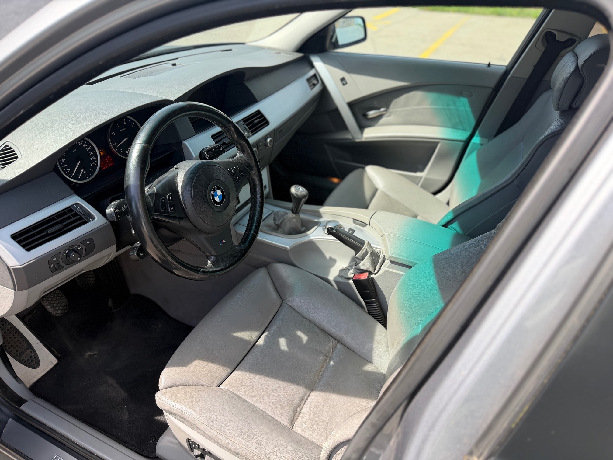 BMW 545i Touring — zdjęcie 8