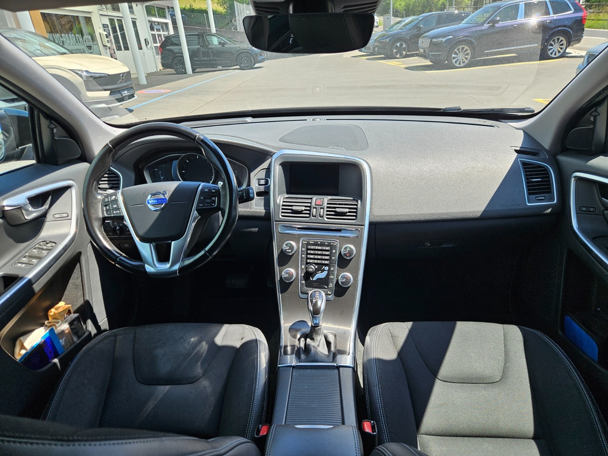 VOLVO XC60 D4 AWD — zdjęcie 15