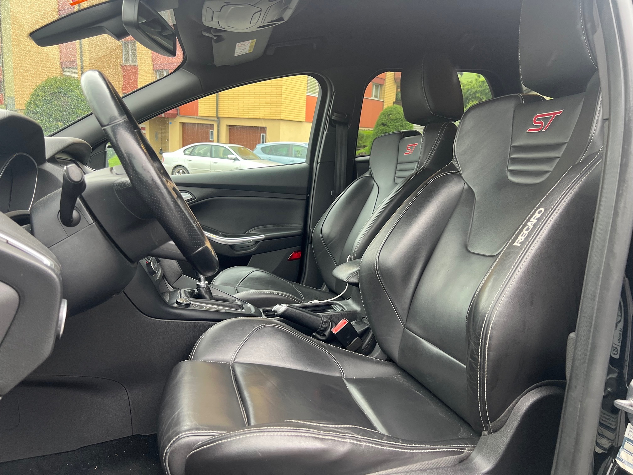 FORD Focus ST 2.0 TDCi — zdjęcie 10