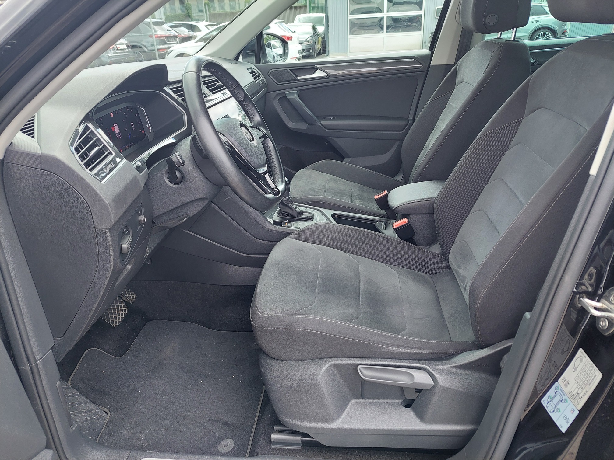 VW Tiguan 2.0 TDI 4M — zdjęcie 10