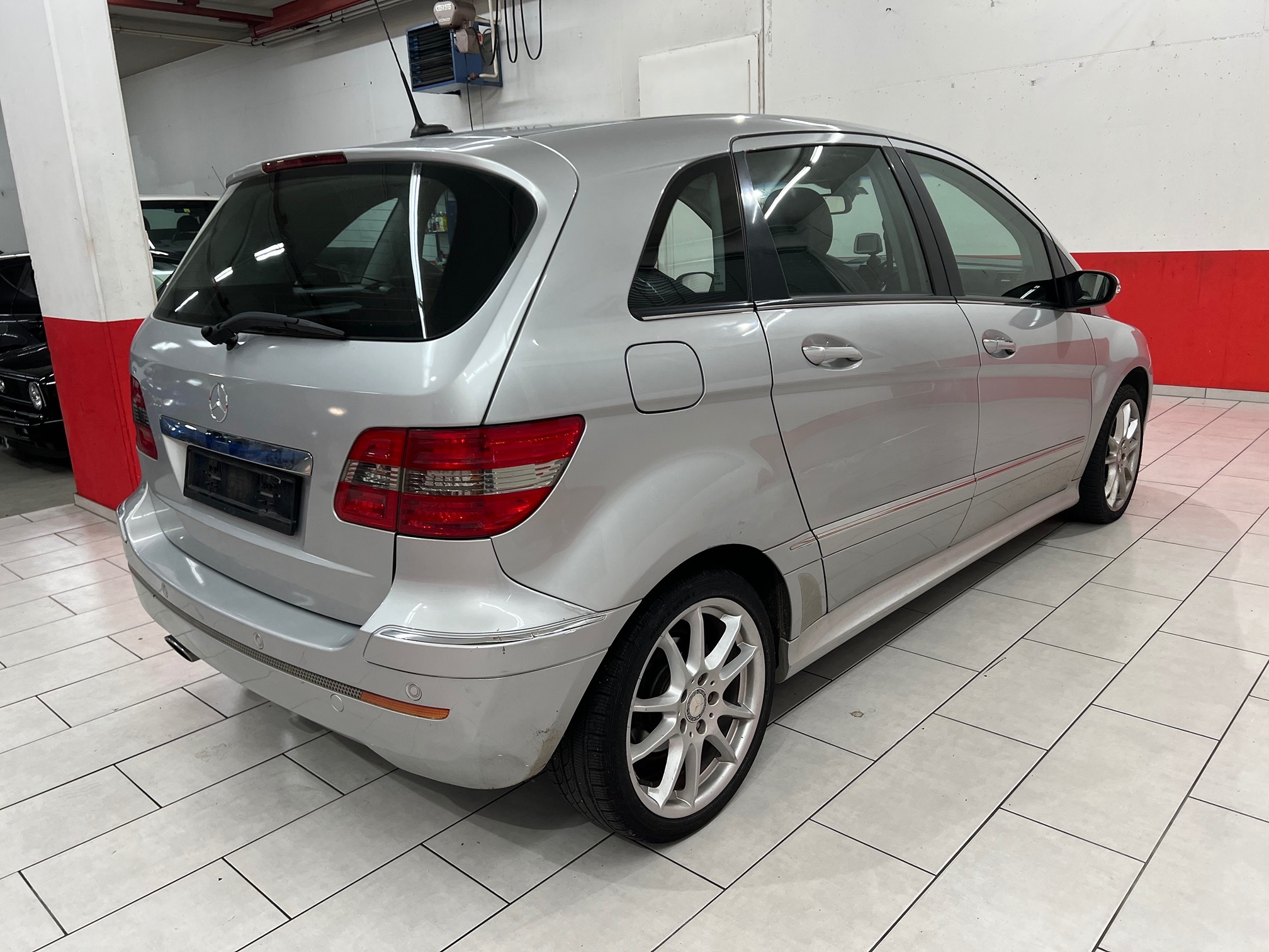 MERCEDES-BENZ B 200 CDI — zdjęcie 10