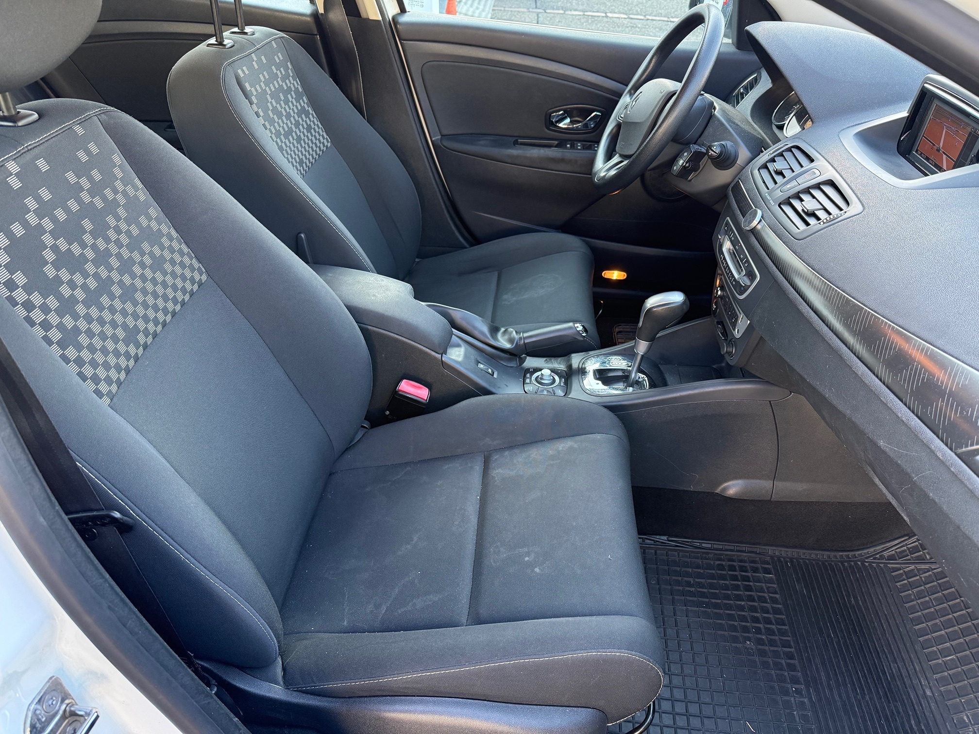 RENAULT Megane dCi110 EDC — zdjęcie 11