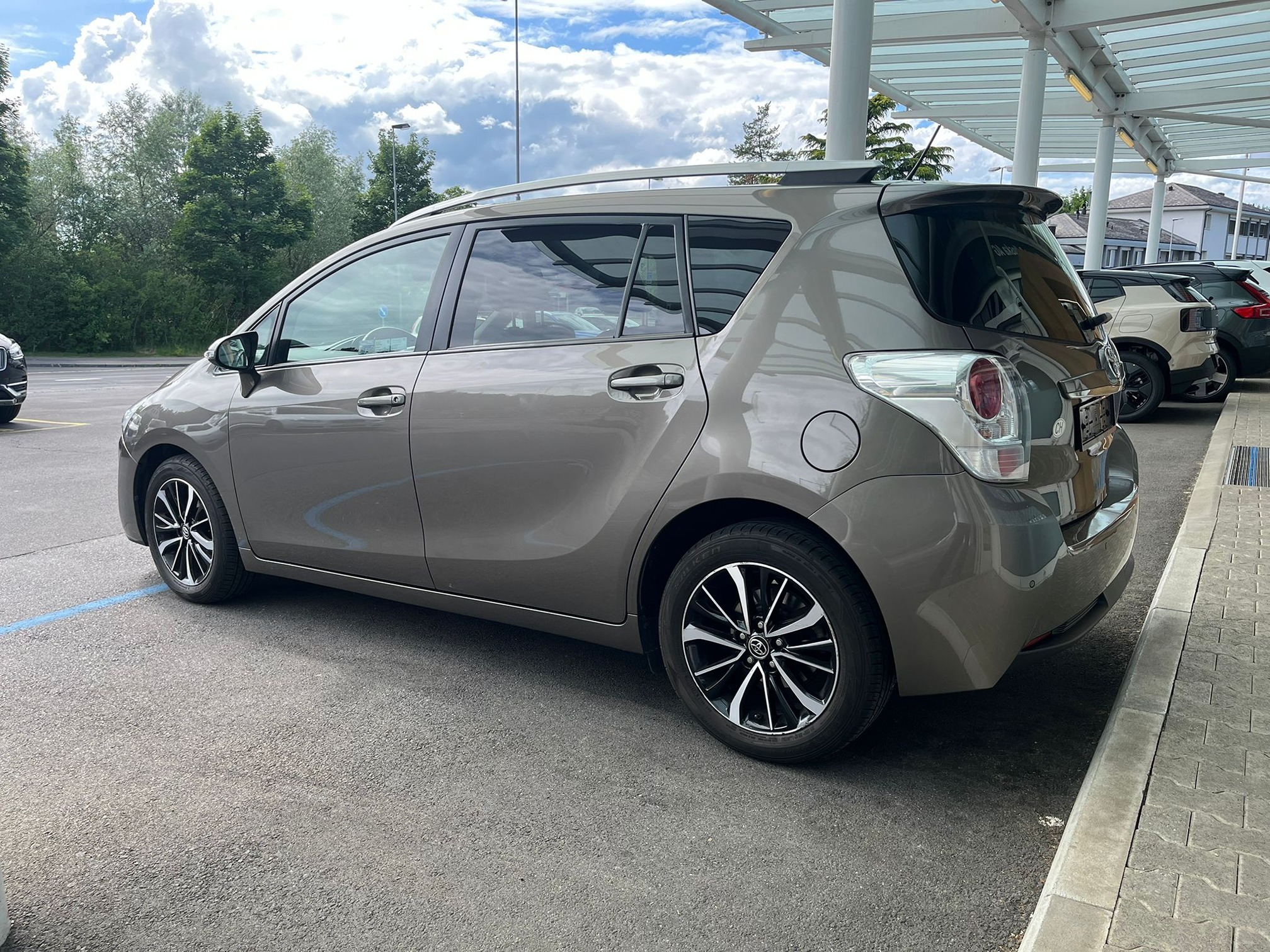 TOYOTA Verso — zdjęcie 3
