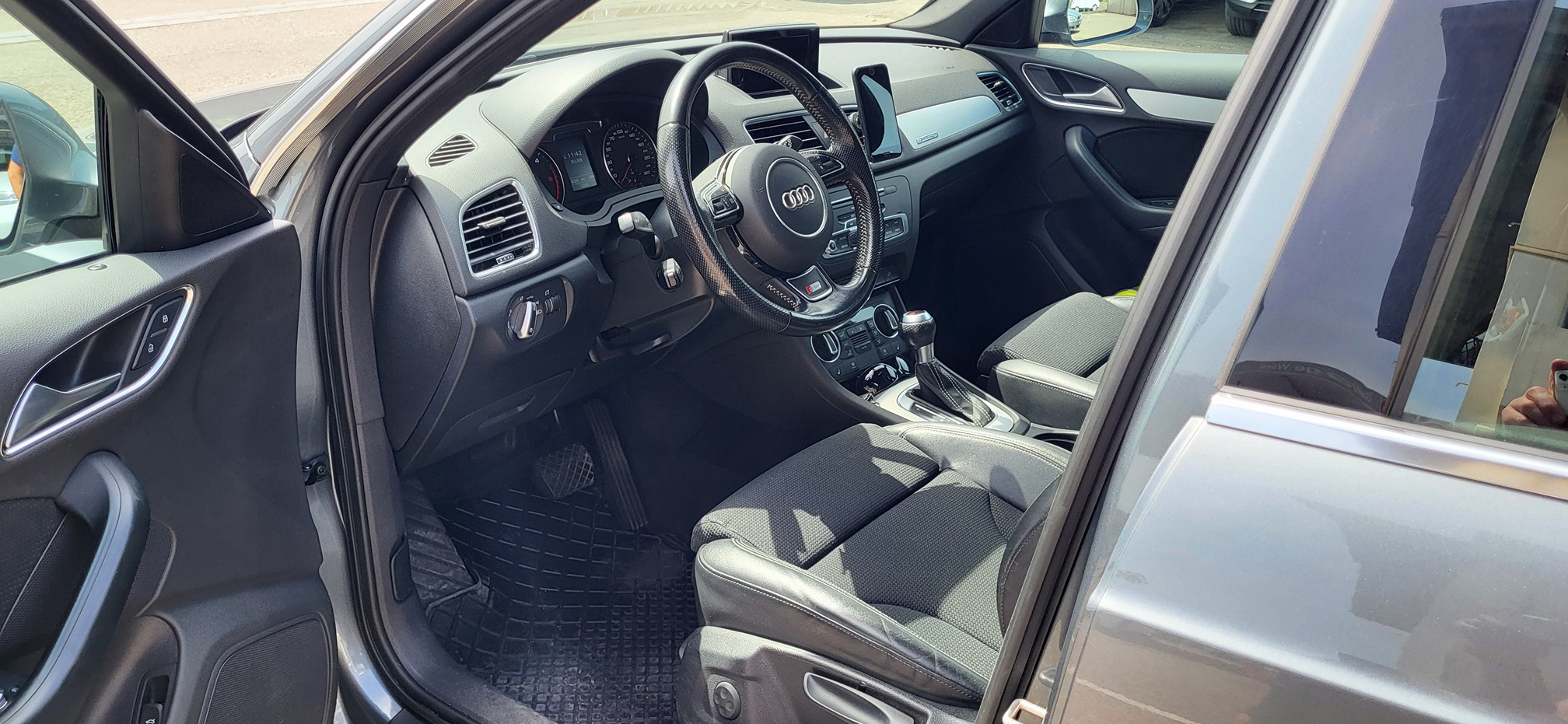 AUDI Q3 2.0TDI quattro — zdjęcie 9