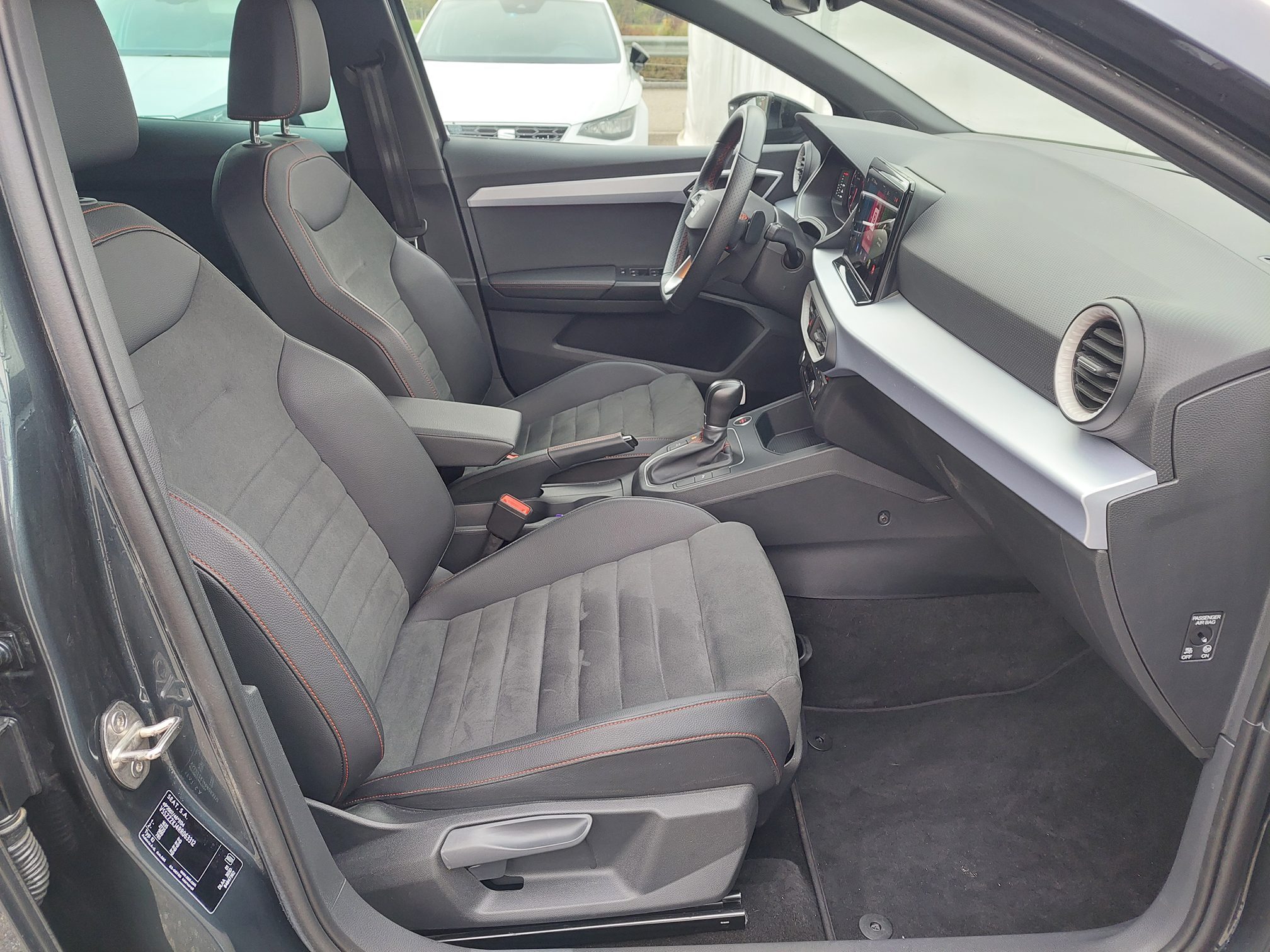 SEAT IBIZA — zdjęcie 8