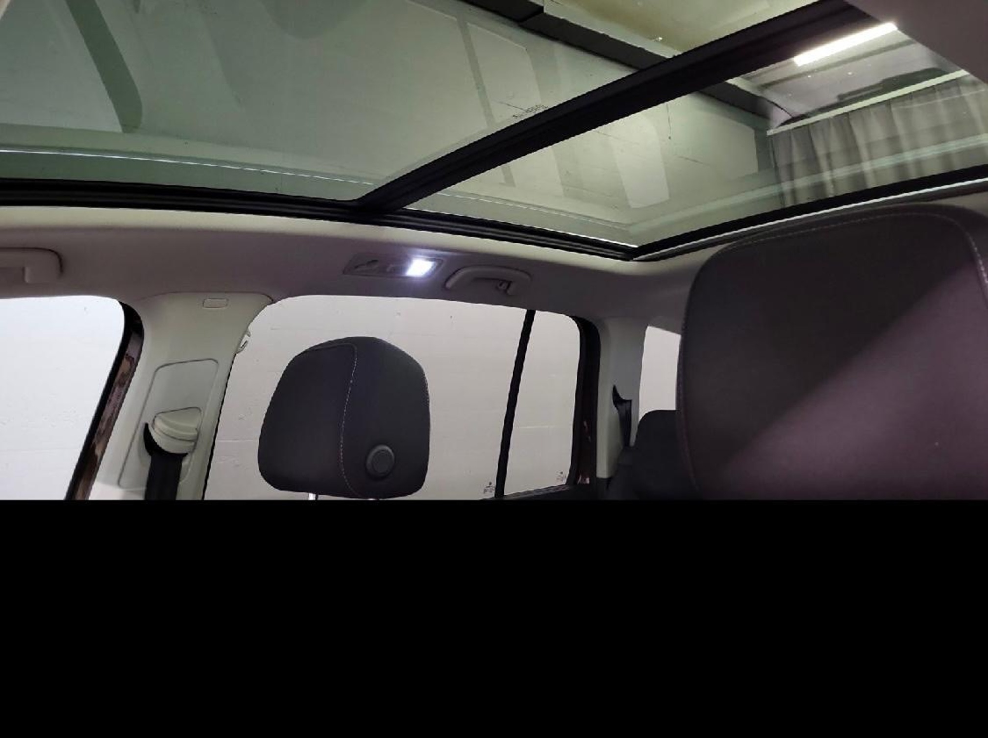 VW Touran 2.0 TDI 7-Plätzer — zdjęcie 12