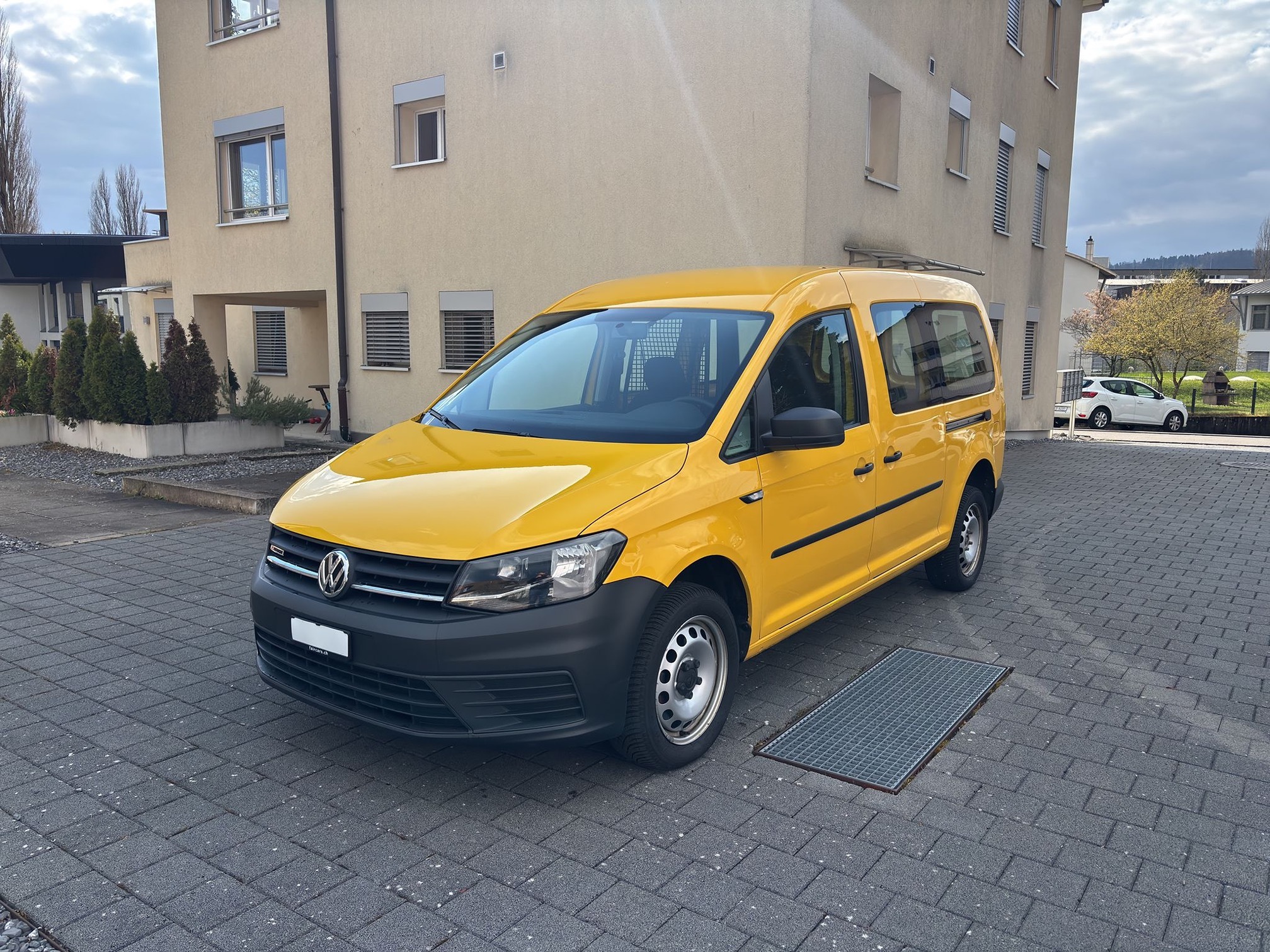 VW CaddyMax 2.0TDI4M — zdjęcie 2