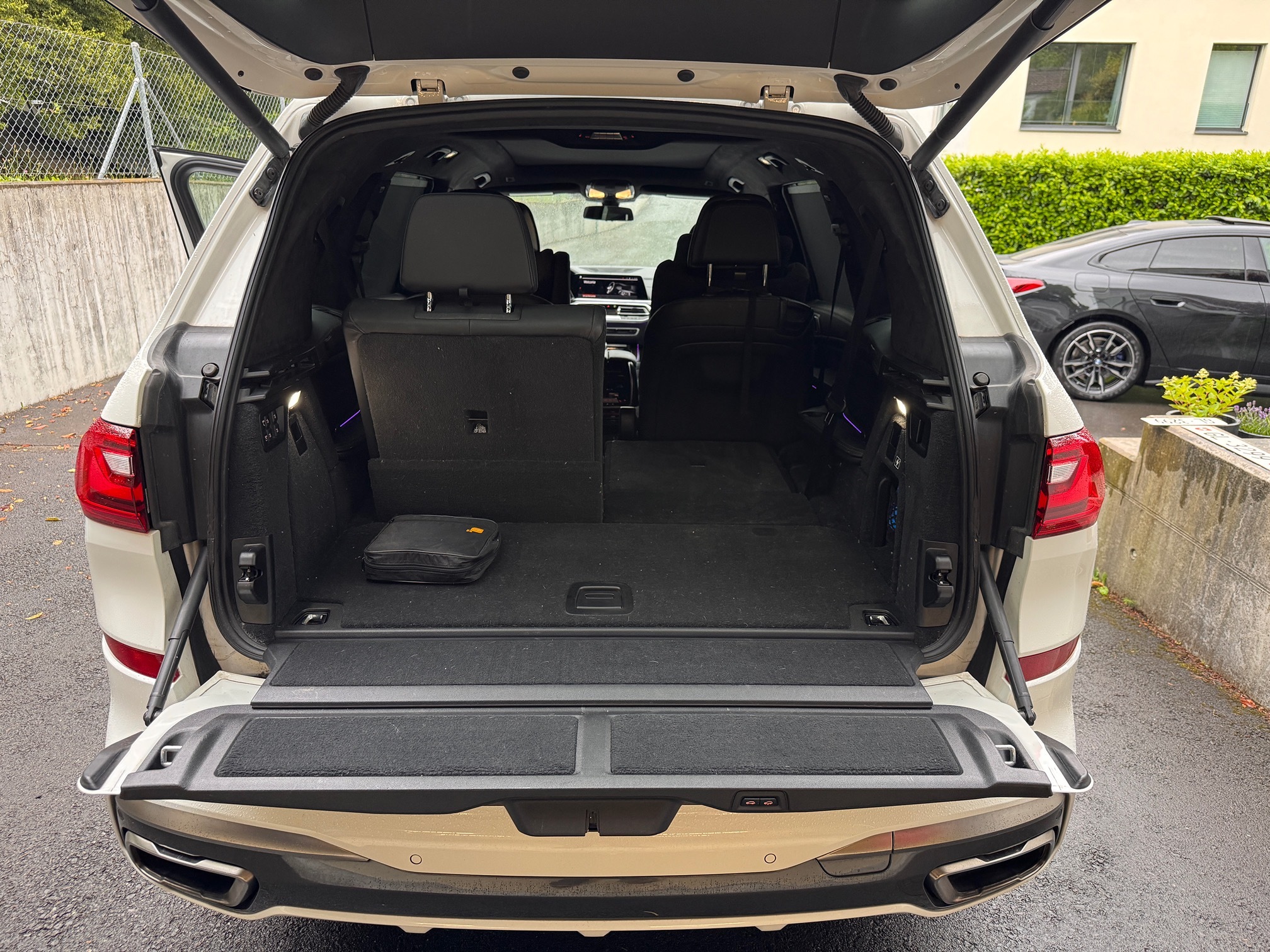 BMW X7 M50i — zdjęcie 14