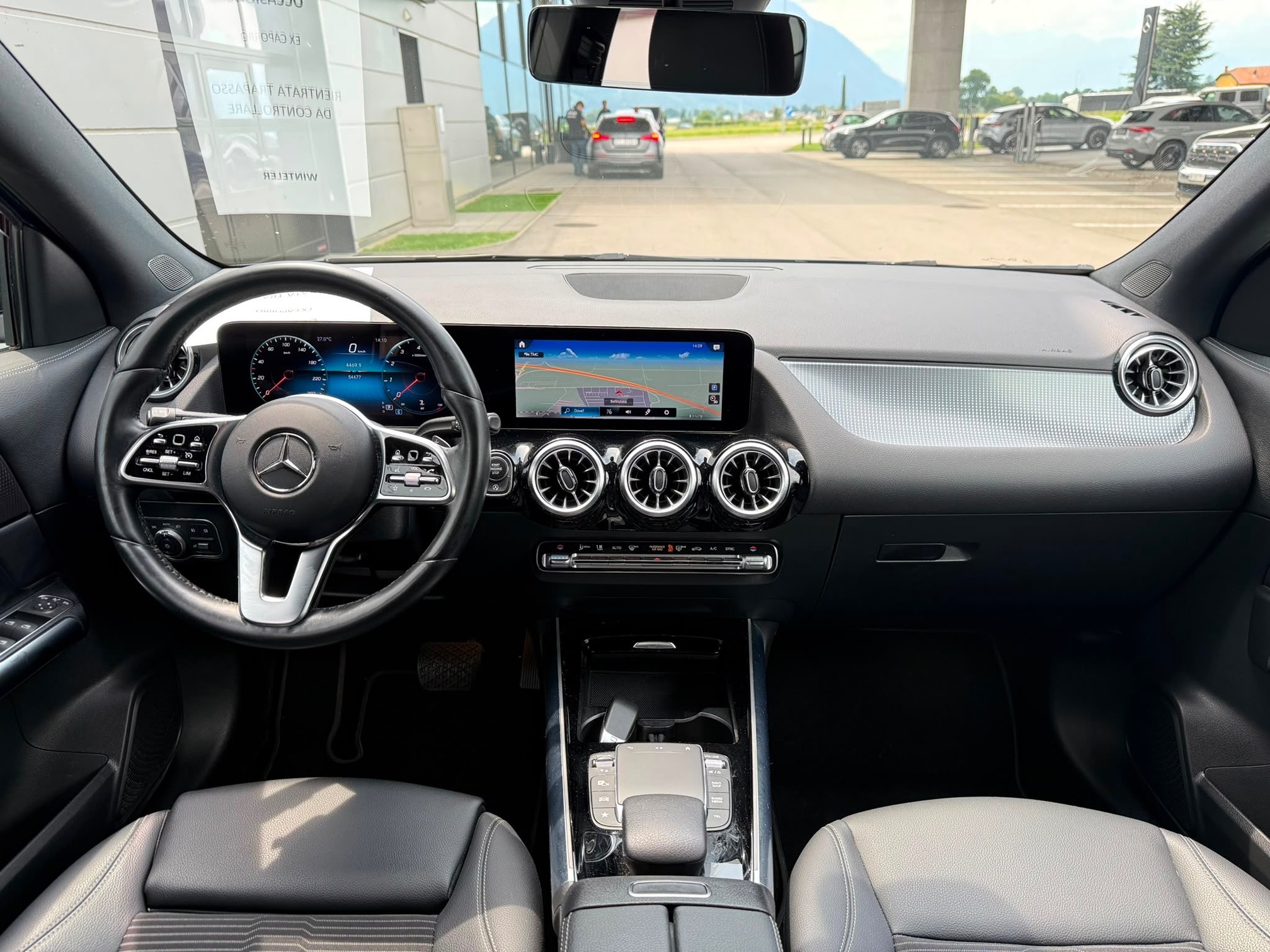MERCEDES-BENZ GLA 250 4MATIC Progressive Line — zdjęcie 12