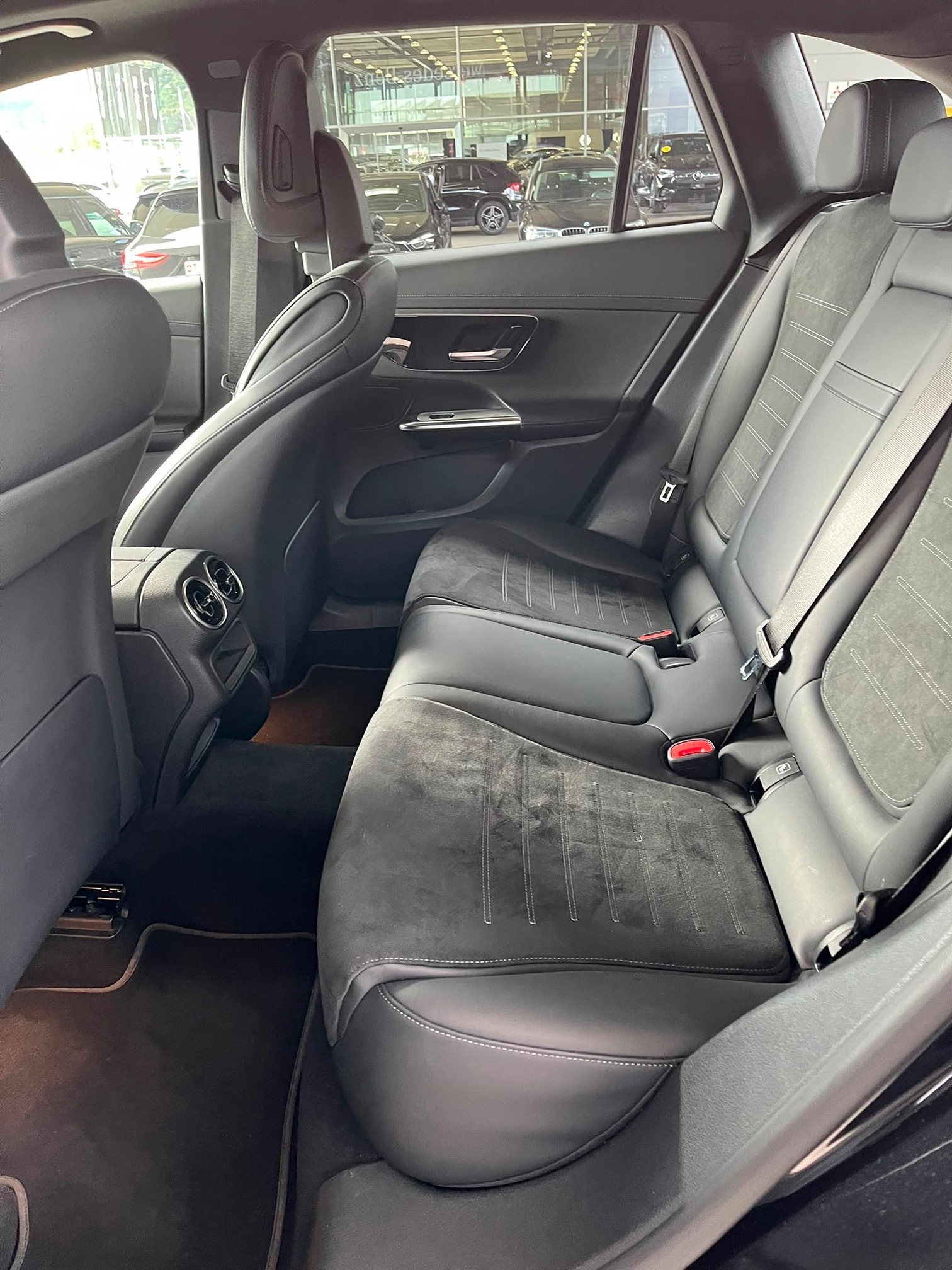 MERCEDES-BENZ GLC 220 d 4MATIC AMG LINE — zdjęcie 7