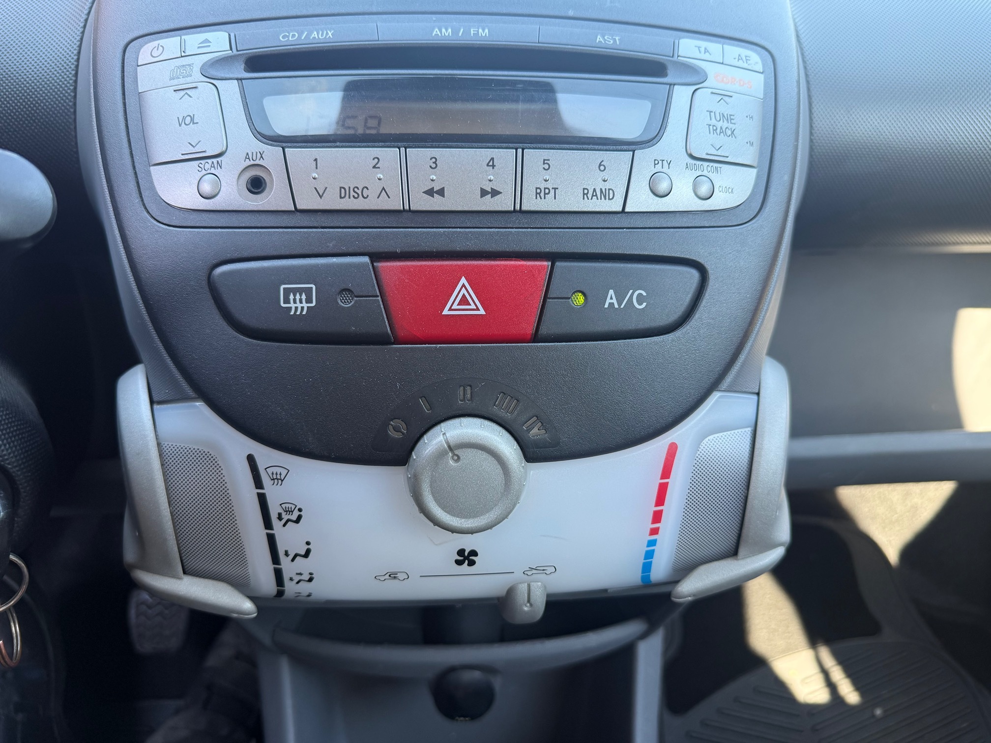CITROEN C1 1.0i — zdjęcie 11