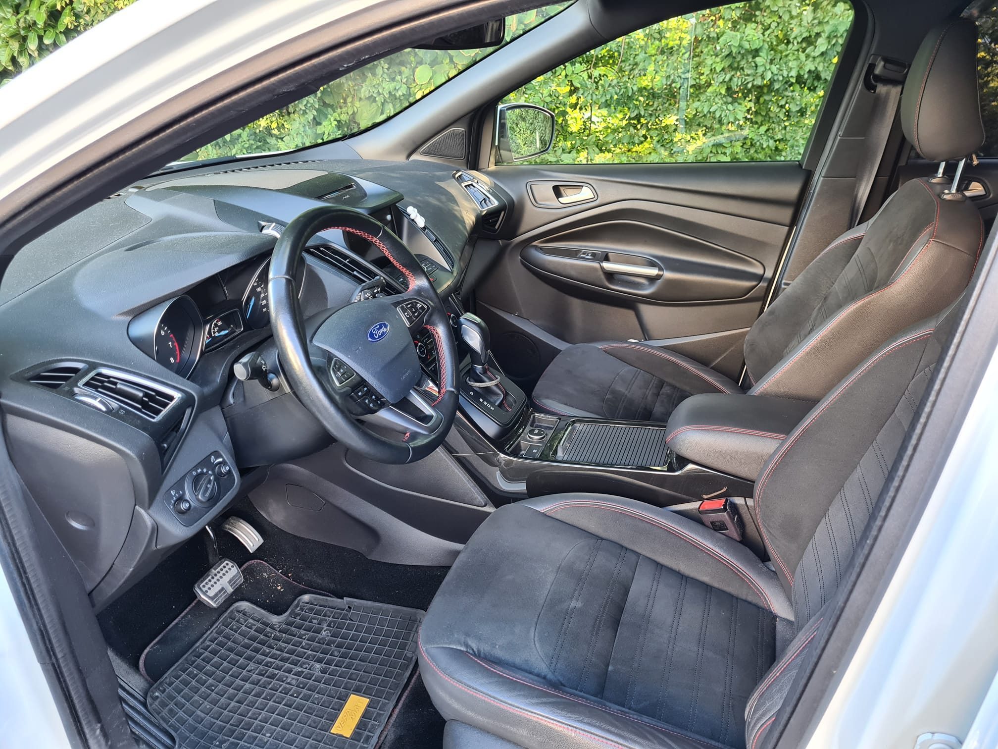 FORD Kuga 1.5i SCTI EcoBoost 182 PS ST-Line 4x4 Automat — zdjęcie 4