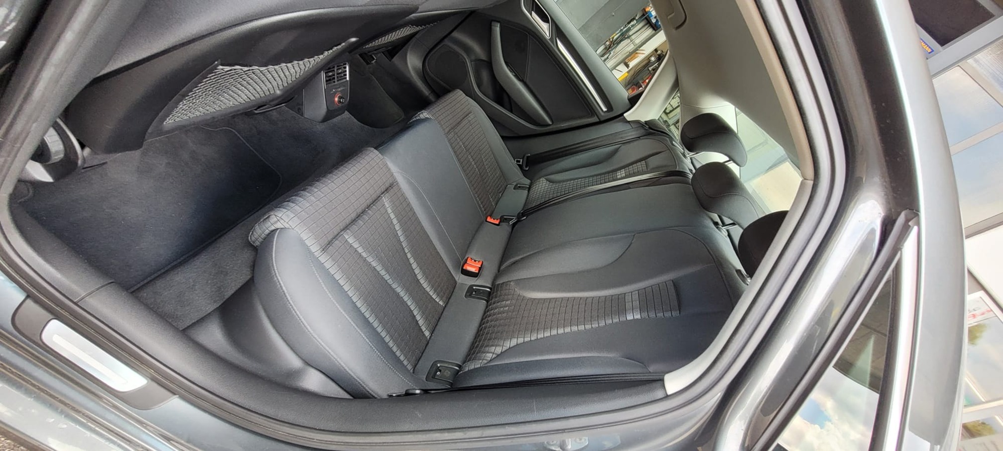 AUDI A3 Limo. 1.8TFSI — zdjęcie 9