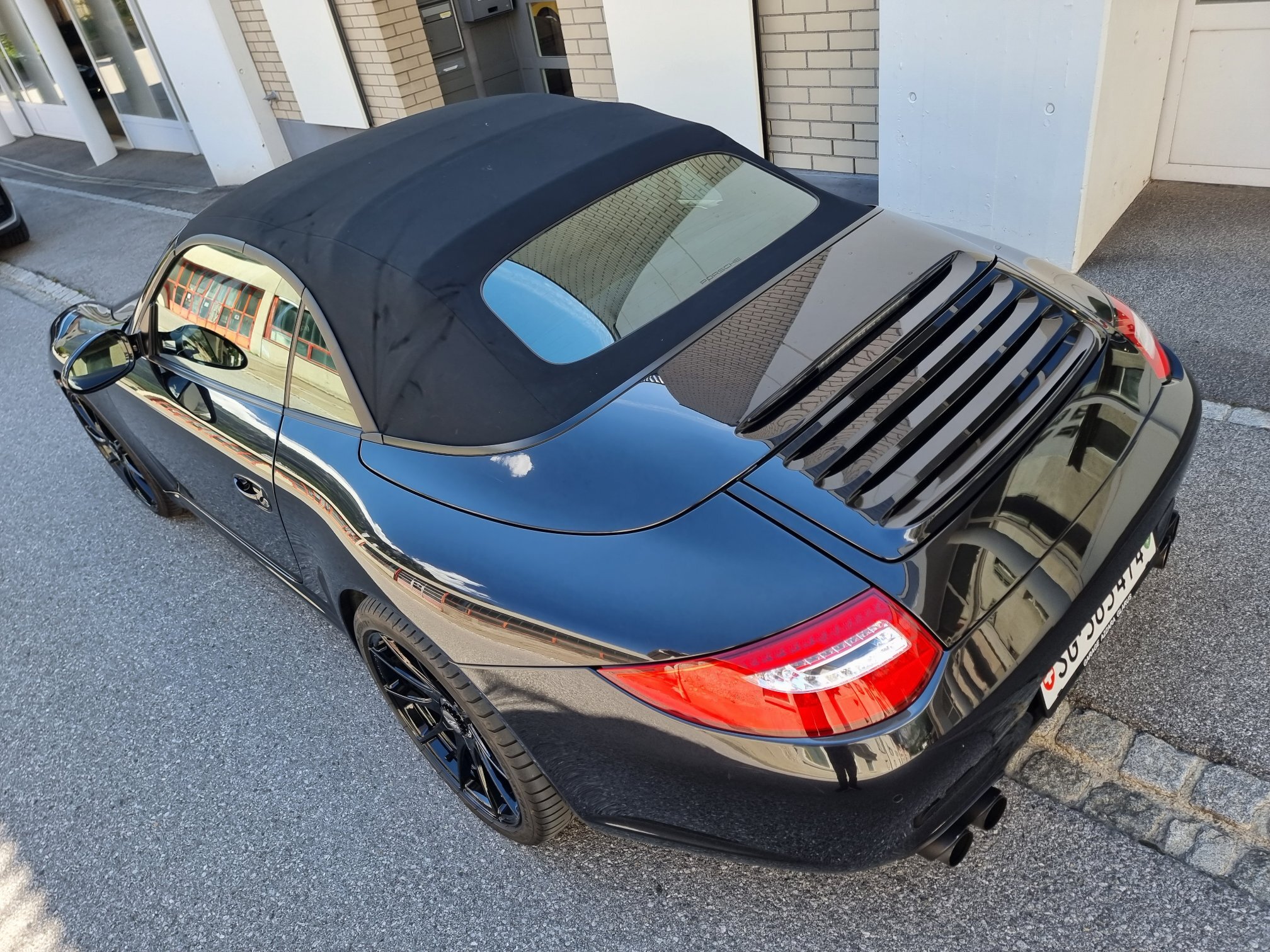 PORSCHE 911 Carrera S Cab. — zdjęcie 3