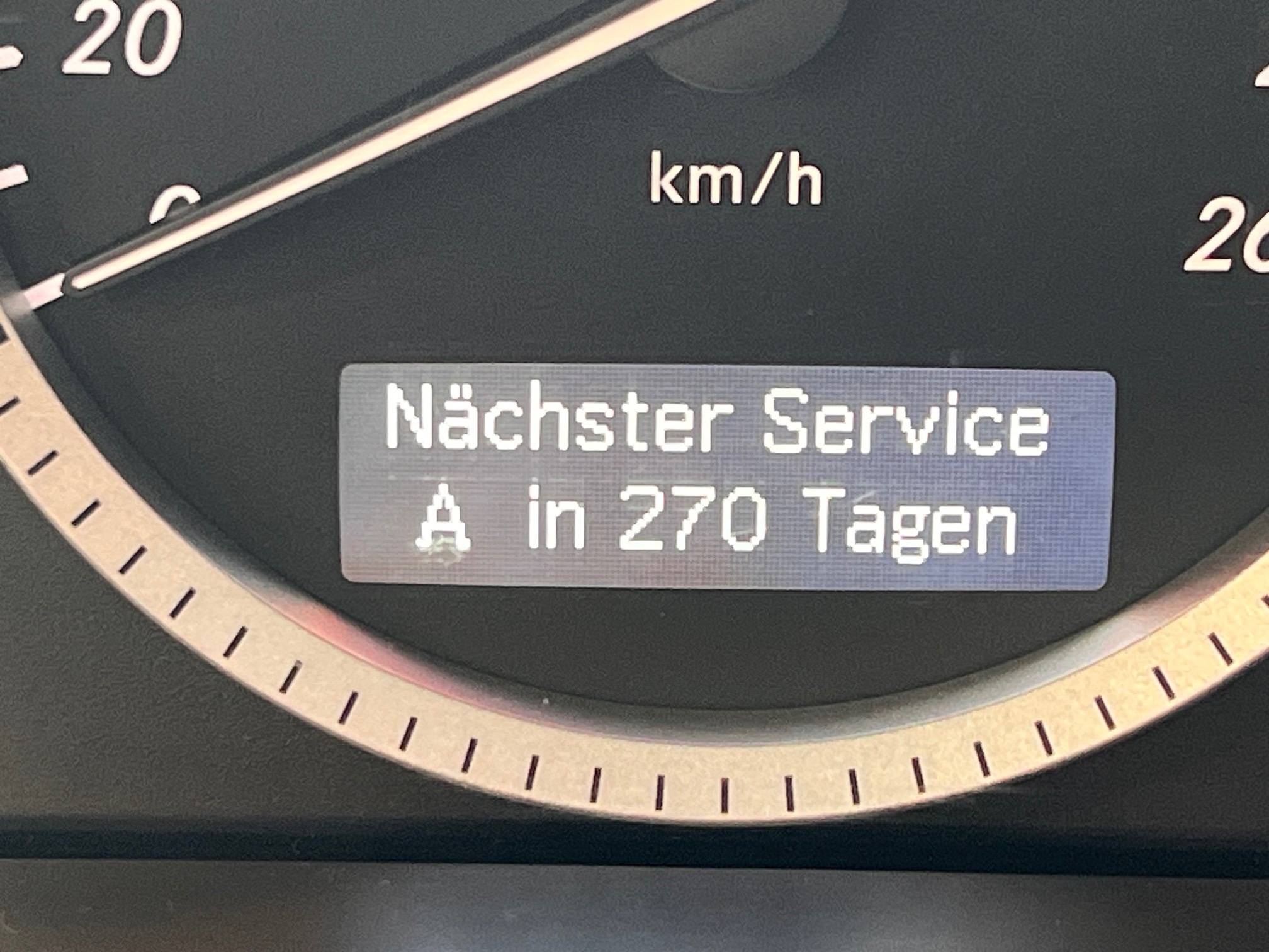 MERCEDES-BENZ C 220 — zdjęcie 11