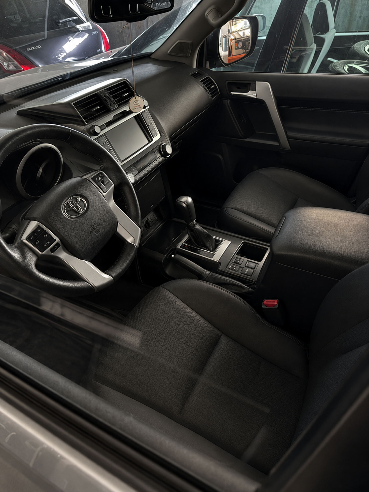 TOYOTA Land Cruiser 2.8 TD Sol — zdjęcie 10
