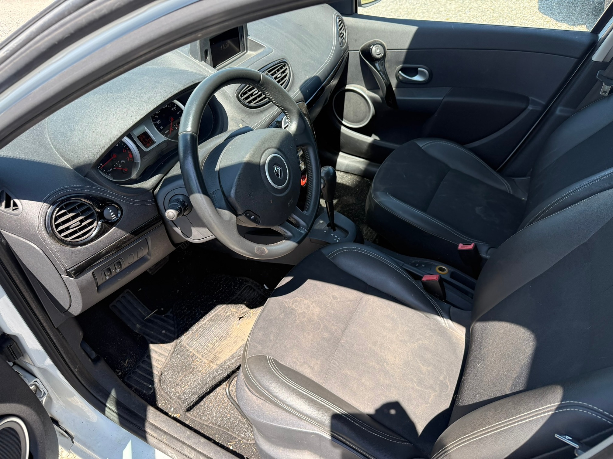 RENAULT Clio 1.6 16V 110 — zdjęcie 12