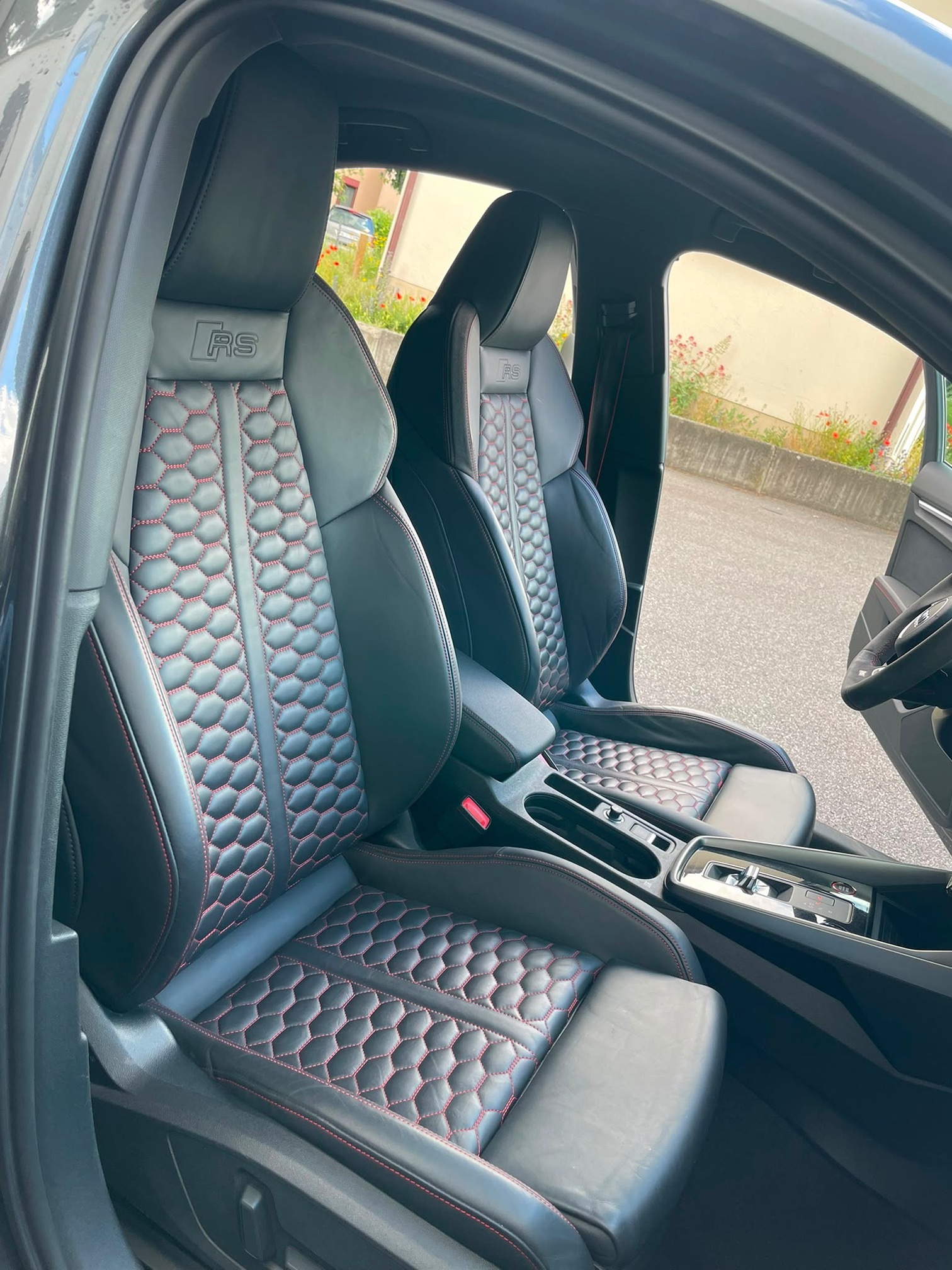 AUDI RS3 Limousine 2.5 TSI quattro S-tronic mit GRAIL ESD — zdjęcie 7